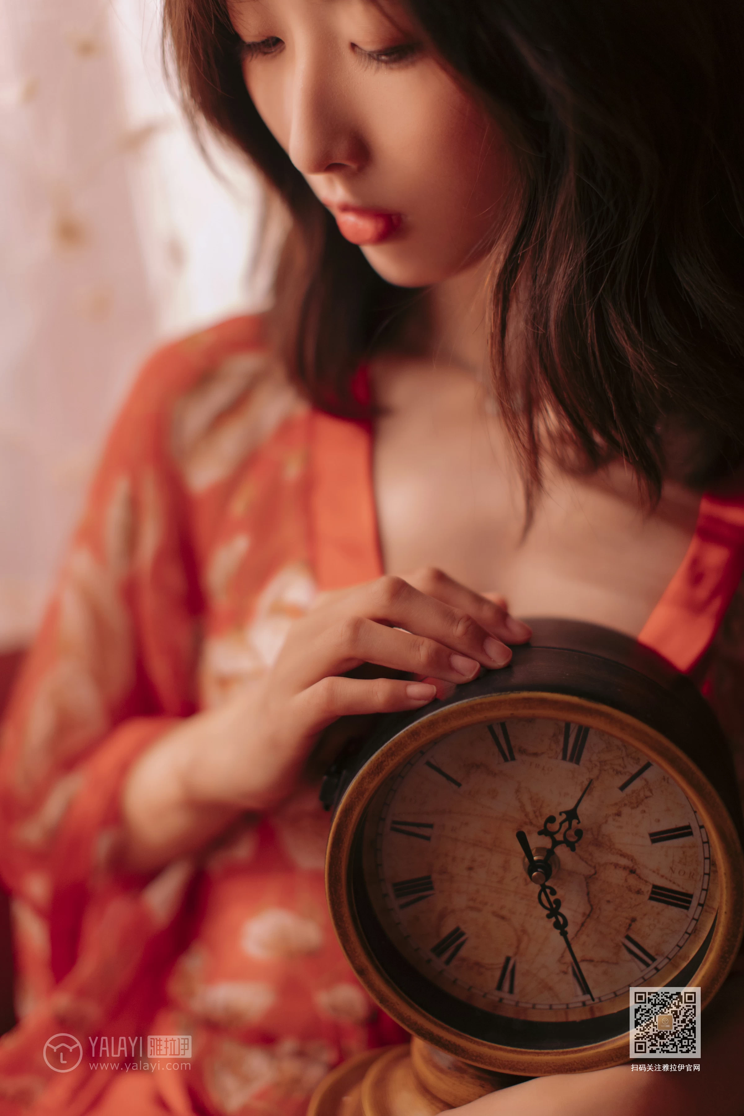 [YALAYI雅拉伊]Vol.460 红妆写真 佳佳 红色睡衣居家性感私房写真集第7张