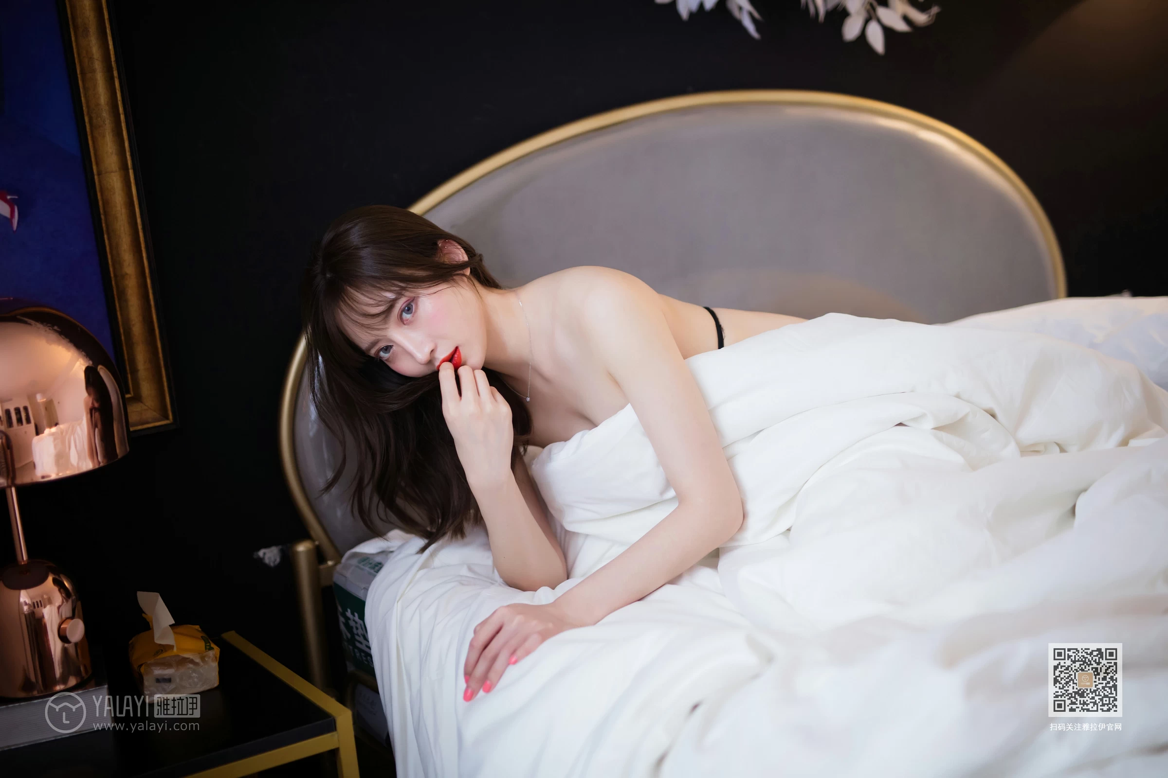 [YALAYI雅拉伊]Vol.462 濒临底线 白雪 黑色内衣加黑色蕾丝内裤性感私房写真集第15张