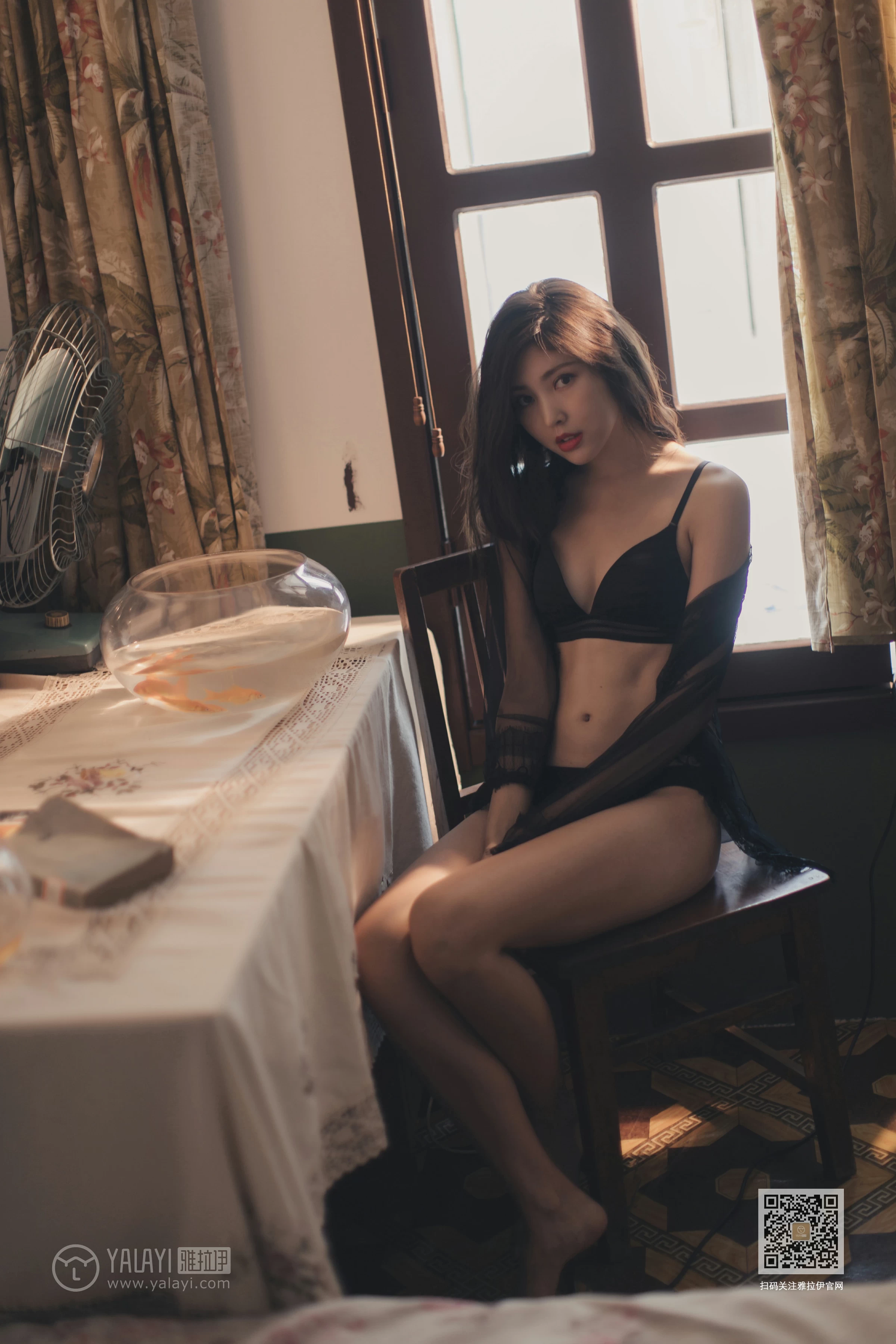 [YALAYI雅拉伊]Vol.470 秋色满房 苍儿 黑色透视情趣睡衣加黑色内衣性感私房写真集第4张