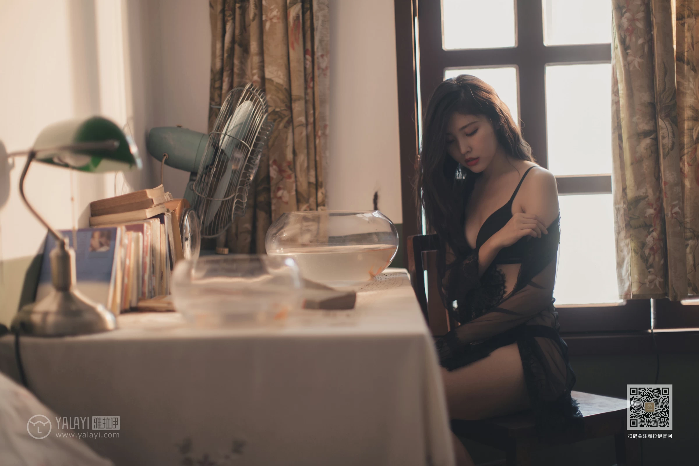 [YALAYI雅拉伊]Vol.470 秋色满房 苍儿 黑色透视情趣睡衣加黑色内衣性感私房写真集第5张