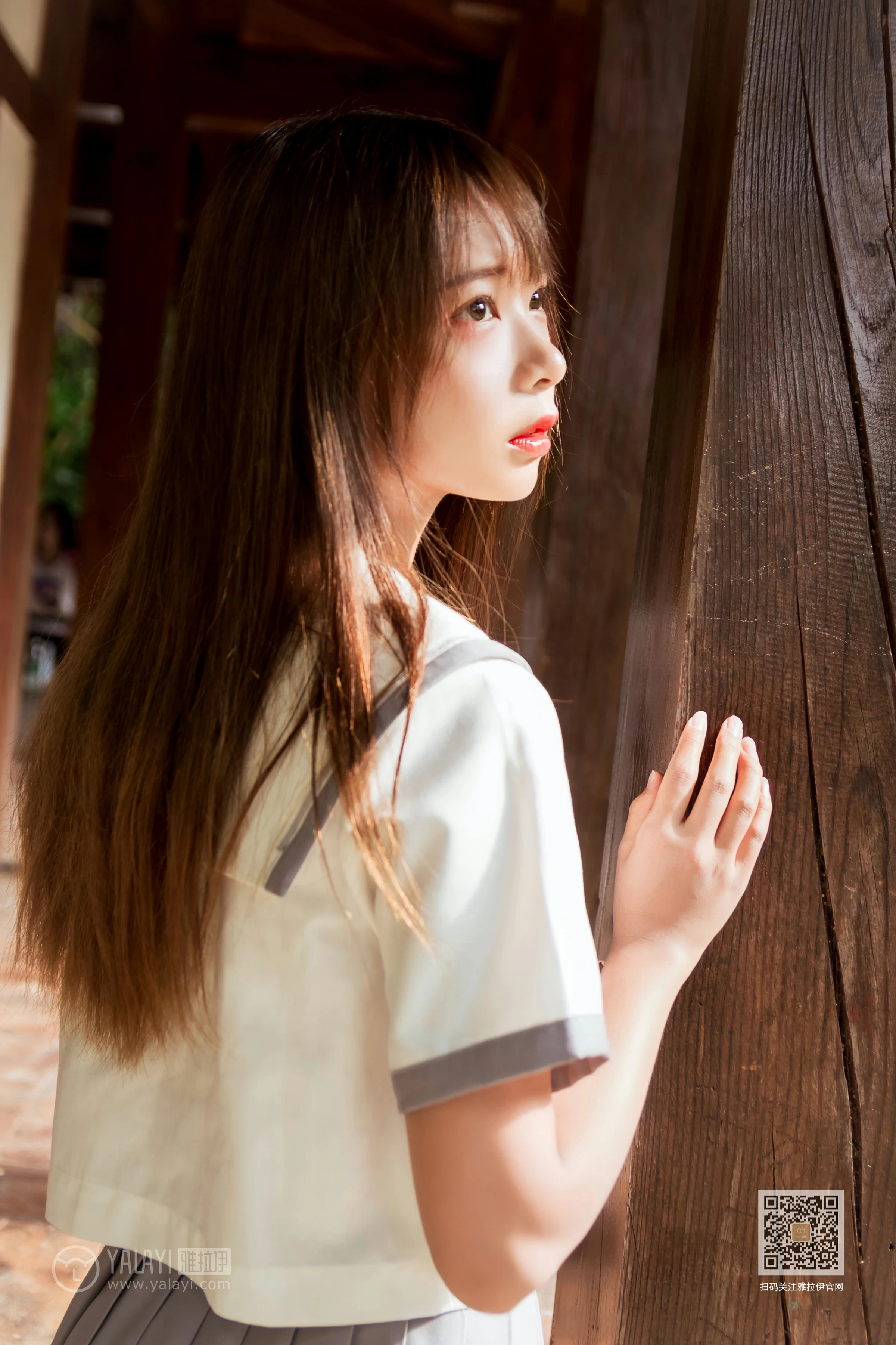 [YALAYI雅拉伊]Vol.471 越秀百褶裙少女 阿禾 日本高中女生制服加短裙性感私房写真集第3张