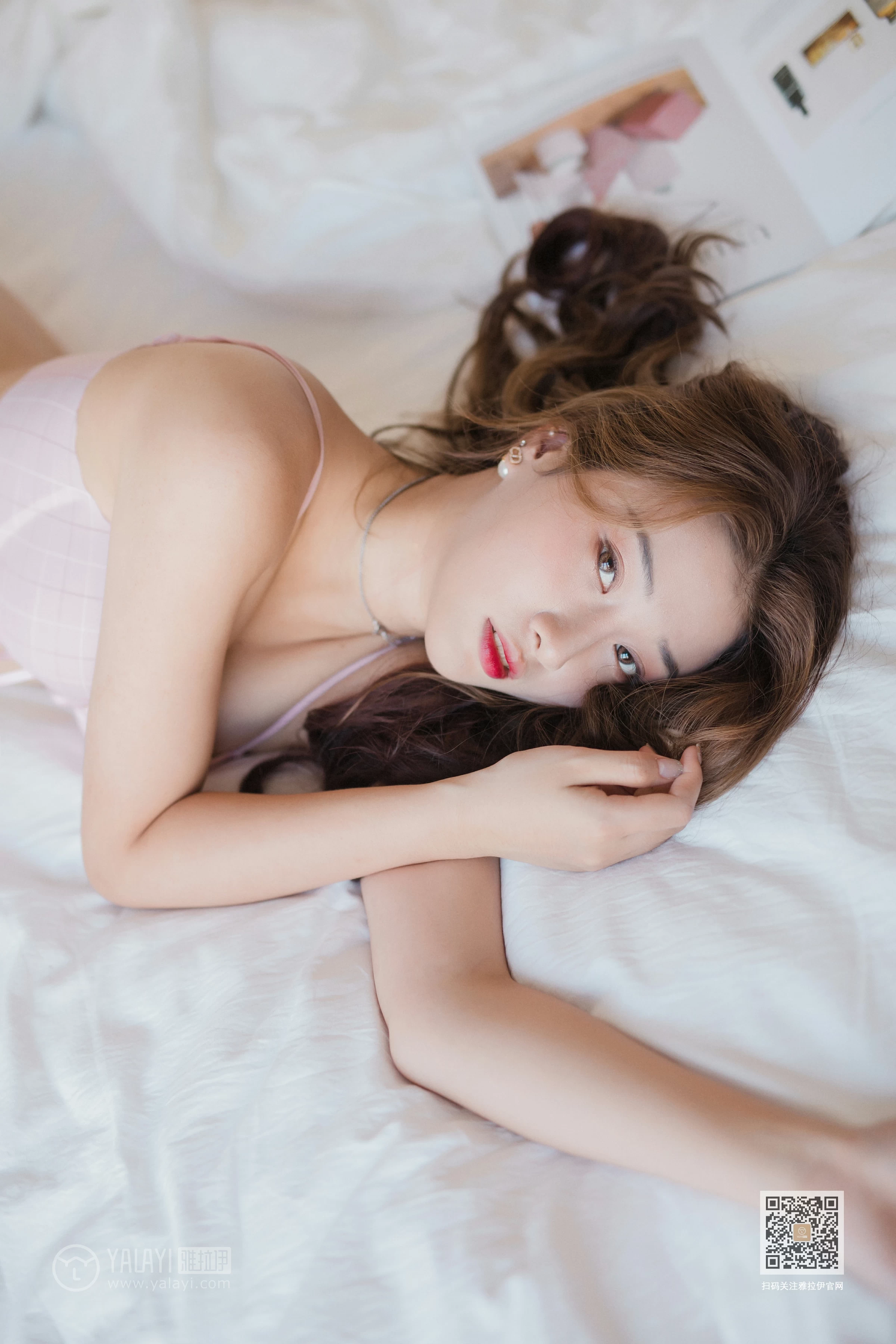 [YALAYI雅拉伊]Vol.475 美人秋波醉 欣茹 粉色性感内衣居家私房写真集第9张