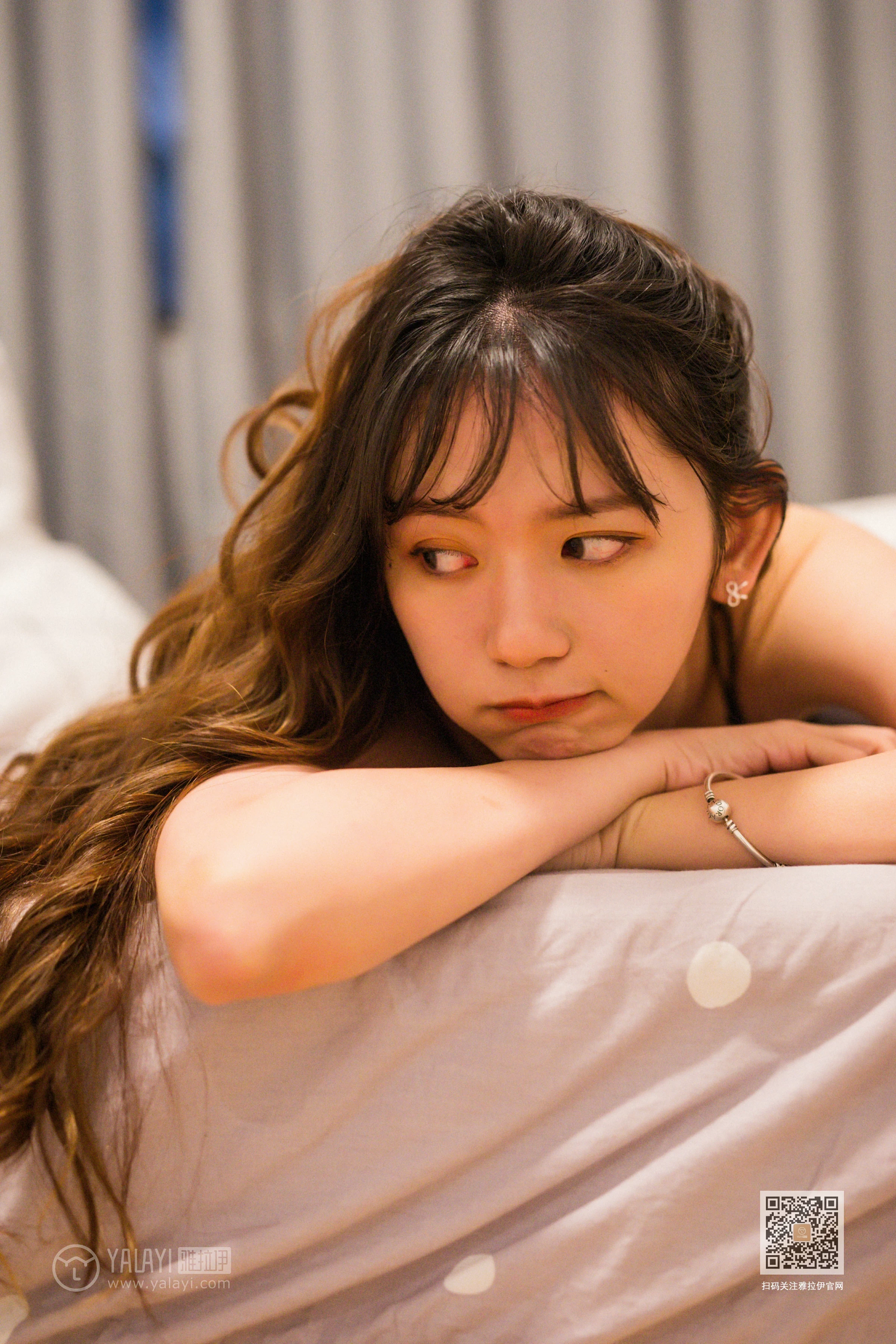 [YALAYI雅拉伊]Vol.532 醒不来的梦 晓琳 黑色内衣加牛仔热裤性感私房写真集第10张