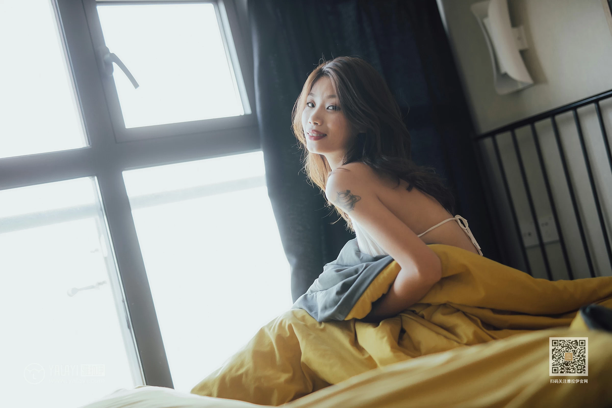 [YALAYI雅拉伊]Vol.523 薄纱雾绕 静初 白色透视吊带睡衣裙性感私房写真集第14张