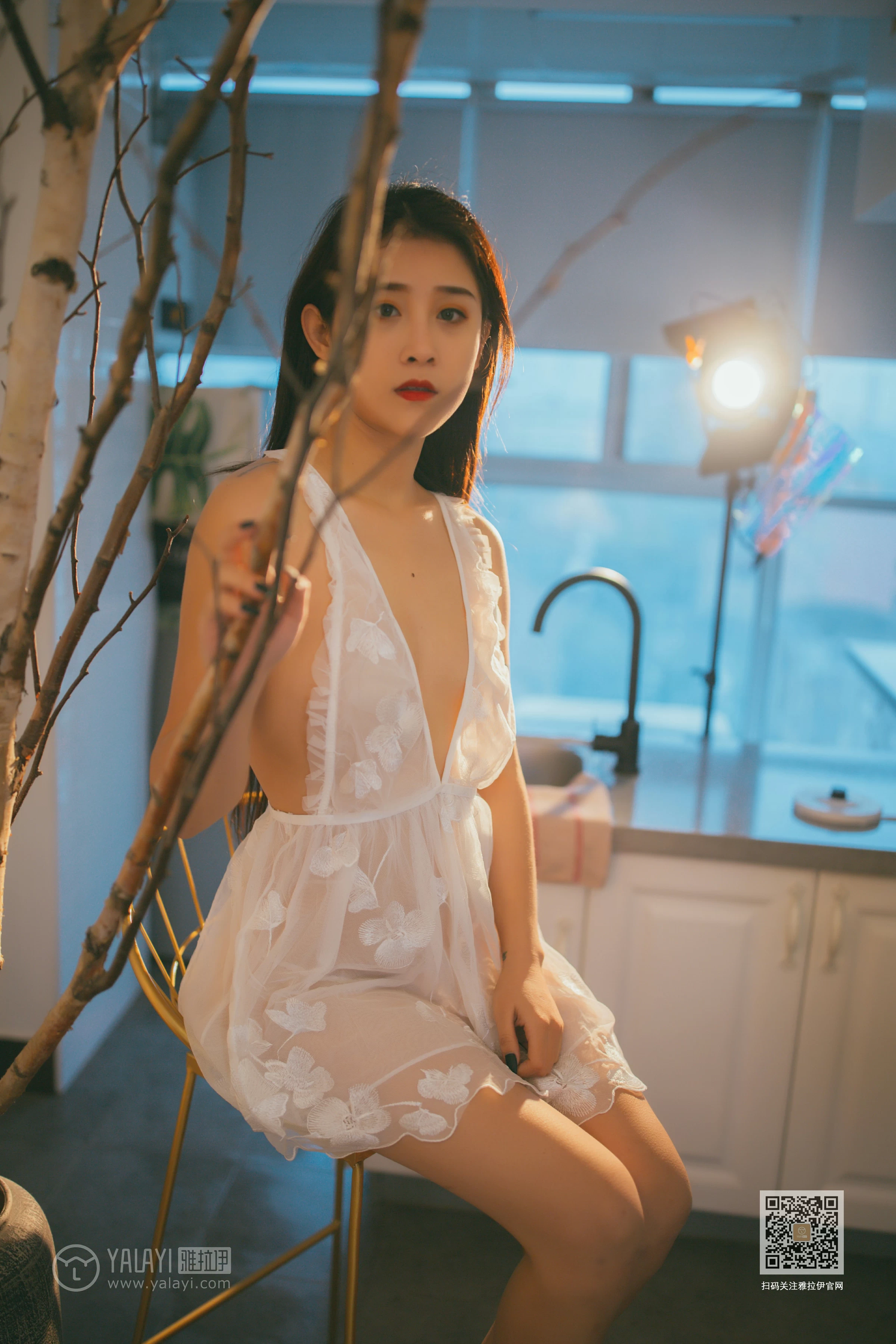 [YALAYI雅拉伊]Vol.526 焦糖玛奇朵 素素 白色透视睡衣裙加情趣内衣性感私房写真集第14张