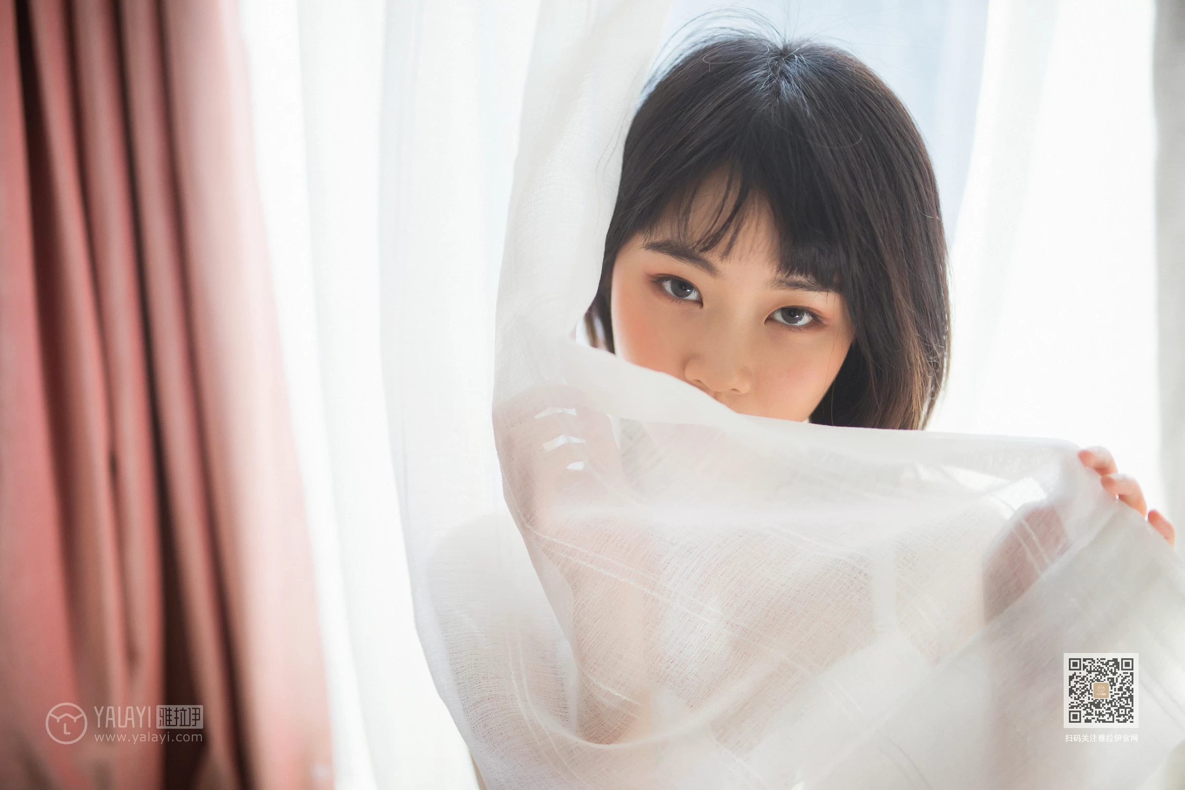 [YALAYI雅拉伊]Vol.528 缤纷阳光 粉粉 橙色卫衣加白色性感内衣私房写真集第16张