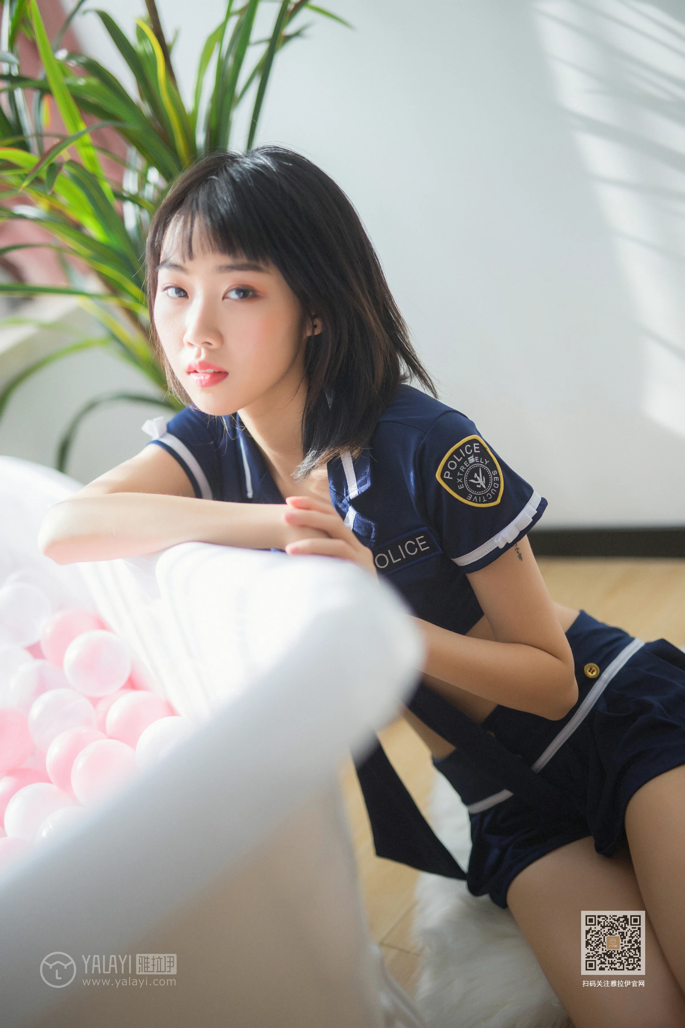 [YALAYI雅拉伊]Vol.544 雷霆警花 粉粉 蓝色情趣制服加短裙性感私房写真集第15张