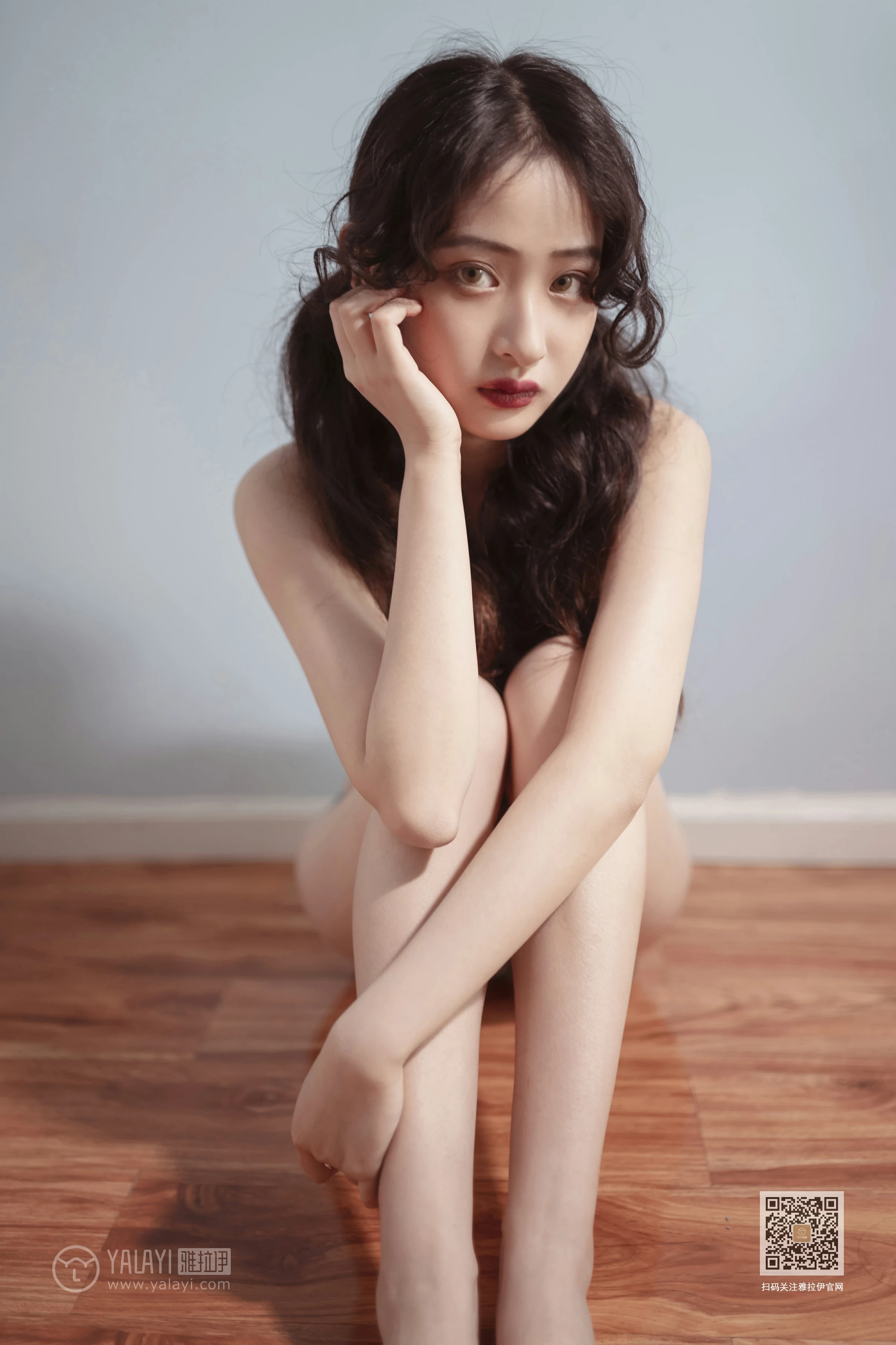 [YALAYI雅拉伊]Vol.547 玉影 西子 灰色蕾丝内衣居家性感私房写真集第1张