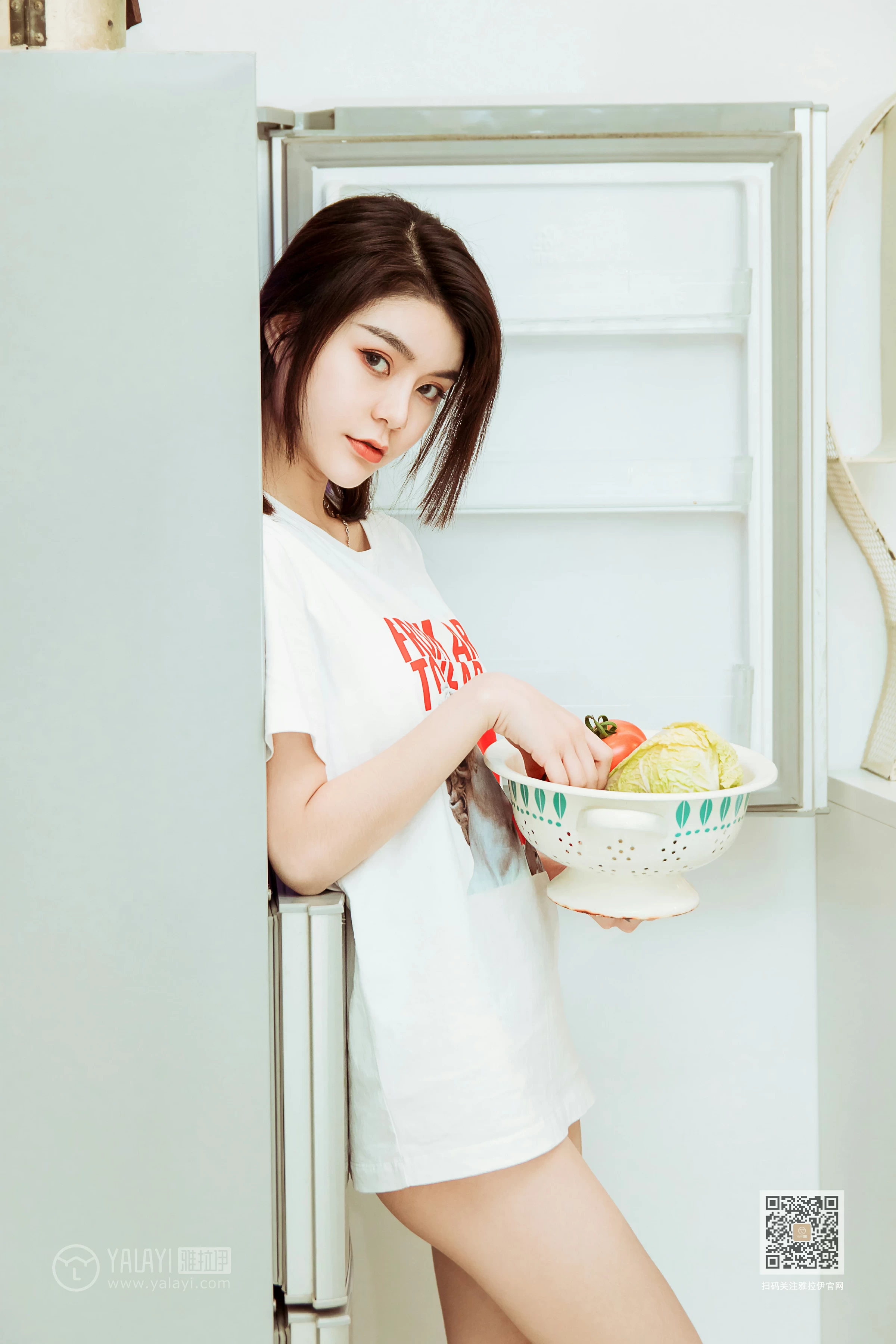[YALAYI雅拉伊]Vol.554 蓉蓉的瘦身餐 白色短袖加白色蕾丝内裤性感私房写真集第13张