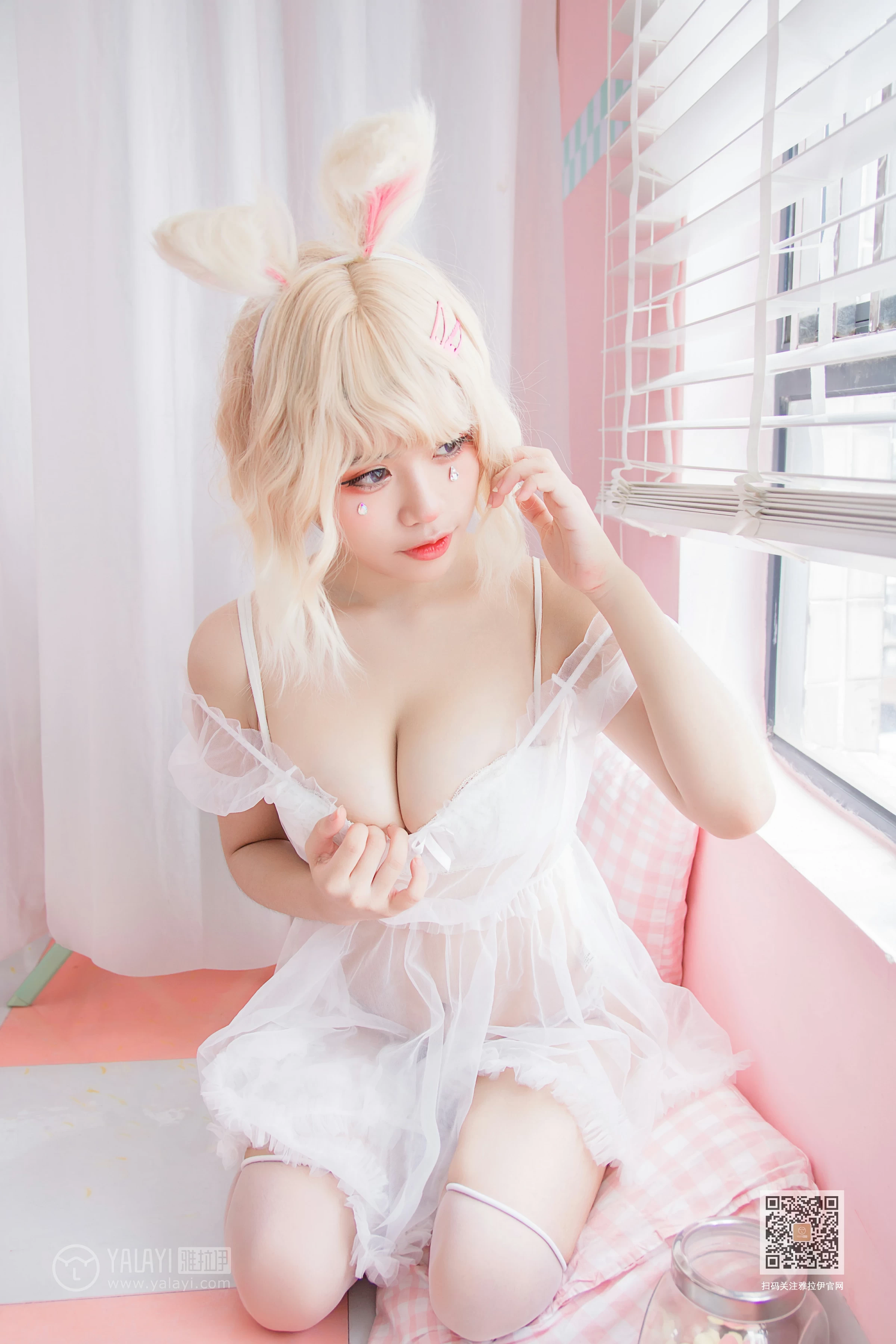 [YALAYI雅拉伊]Vol.557 阿狸的糖果罐 安安 透视情趣制服内衣加白色丝袜美腿玉足性感私房写真集第9张