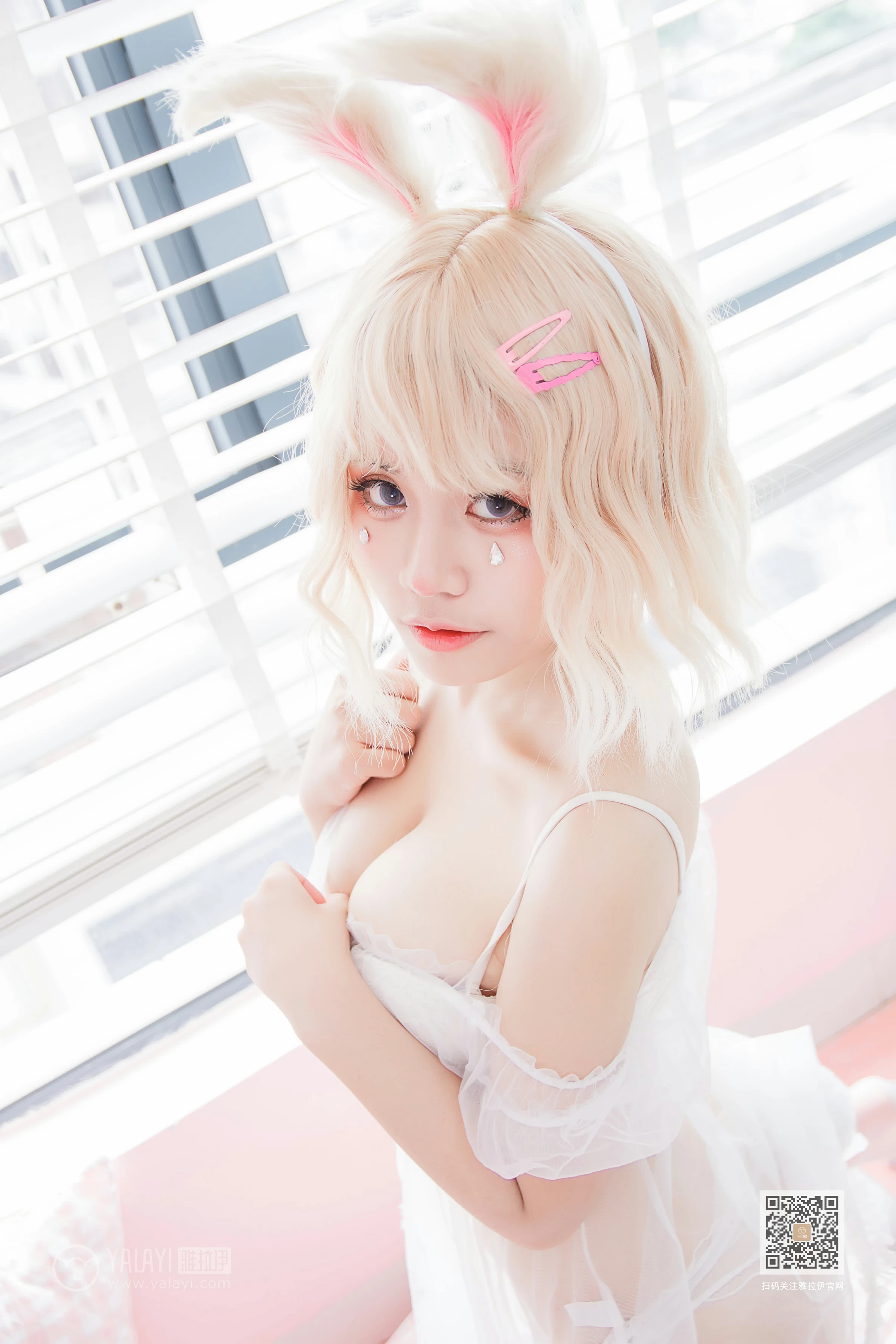 [YALAYI雅拉伊]Vol.557 阿狸的糖果罐 安安 透视情趣制服内衣加白色丝袜美腿玉足性感私房写真集第12张