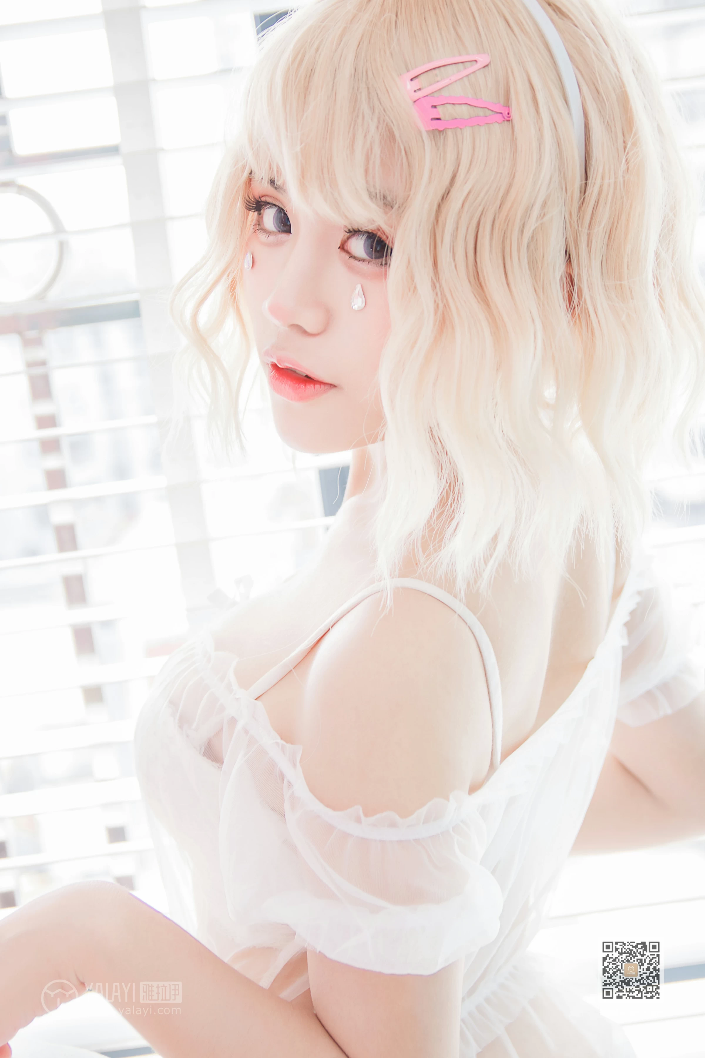 [YALAYI雅拉伊]Vol.557 阿狸的糖果罐 安安 透视情趣制服内衣加白色丝袜美腿玉足性感私房写真集第15张