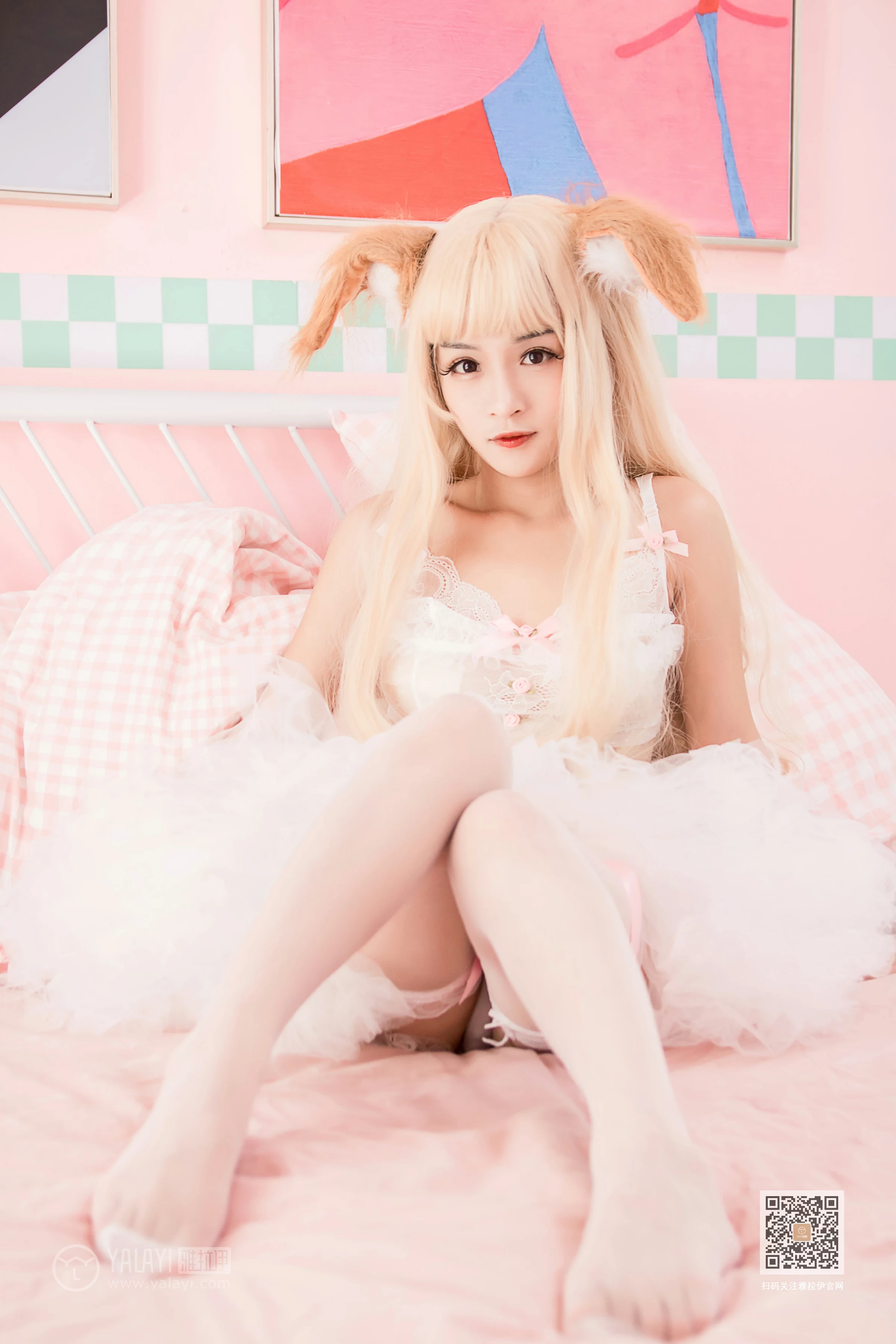 [YALAYI雅拉伊]Vol.562 二代妖精 艾丽 粉色透视情趣内衣加粉色丝袜美腿性感私房写真集第8张