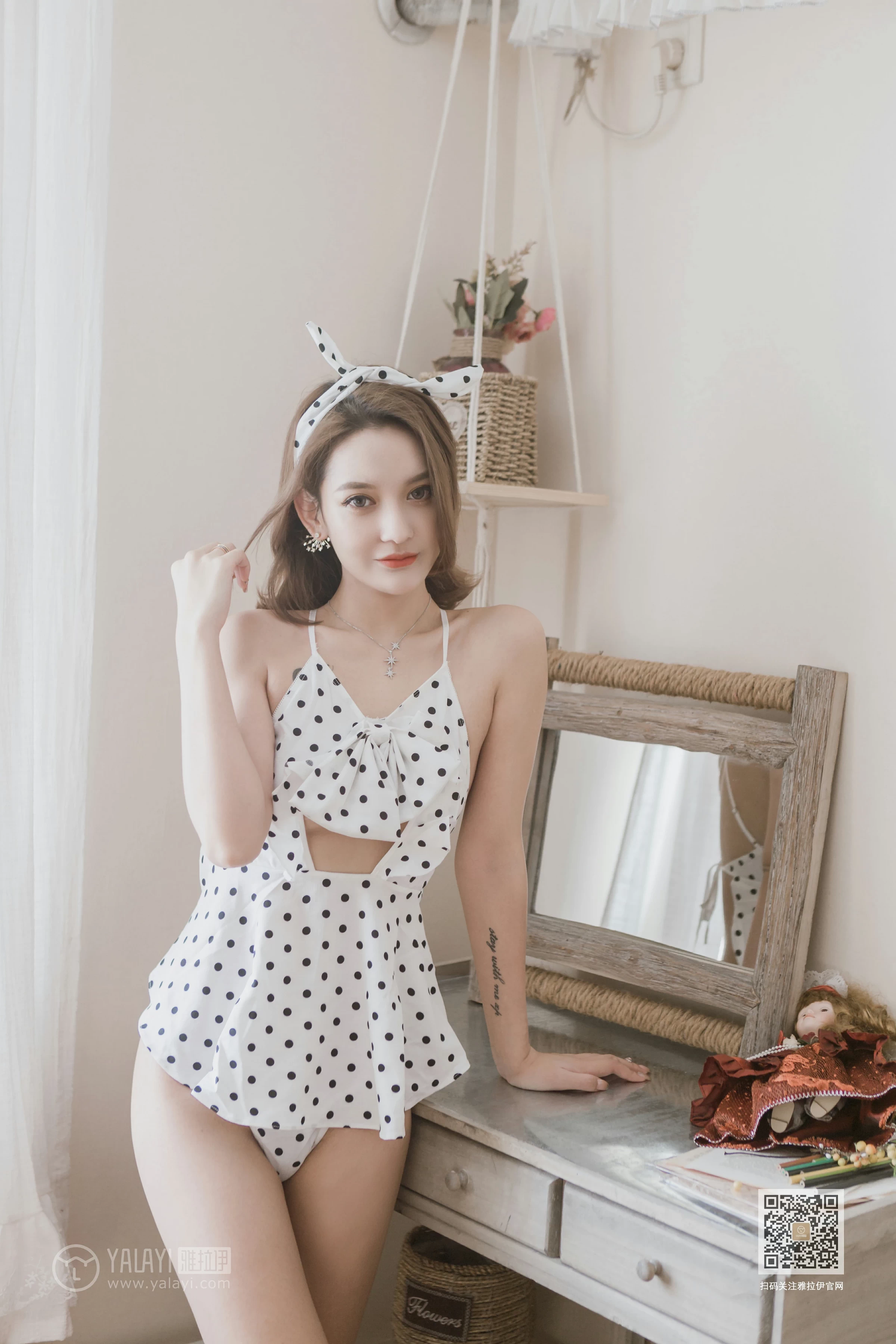[YALAYI雅拉伊]Vol.572 日光倾城 刘子炀 白色比基尼泳装性感私房写真集第10张
