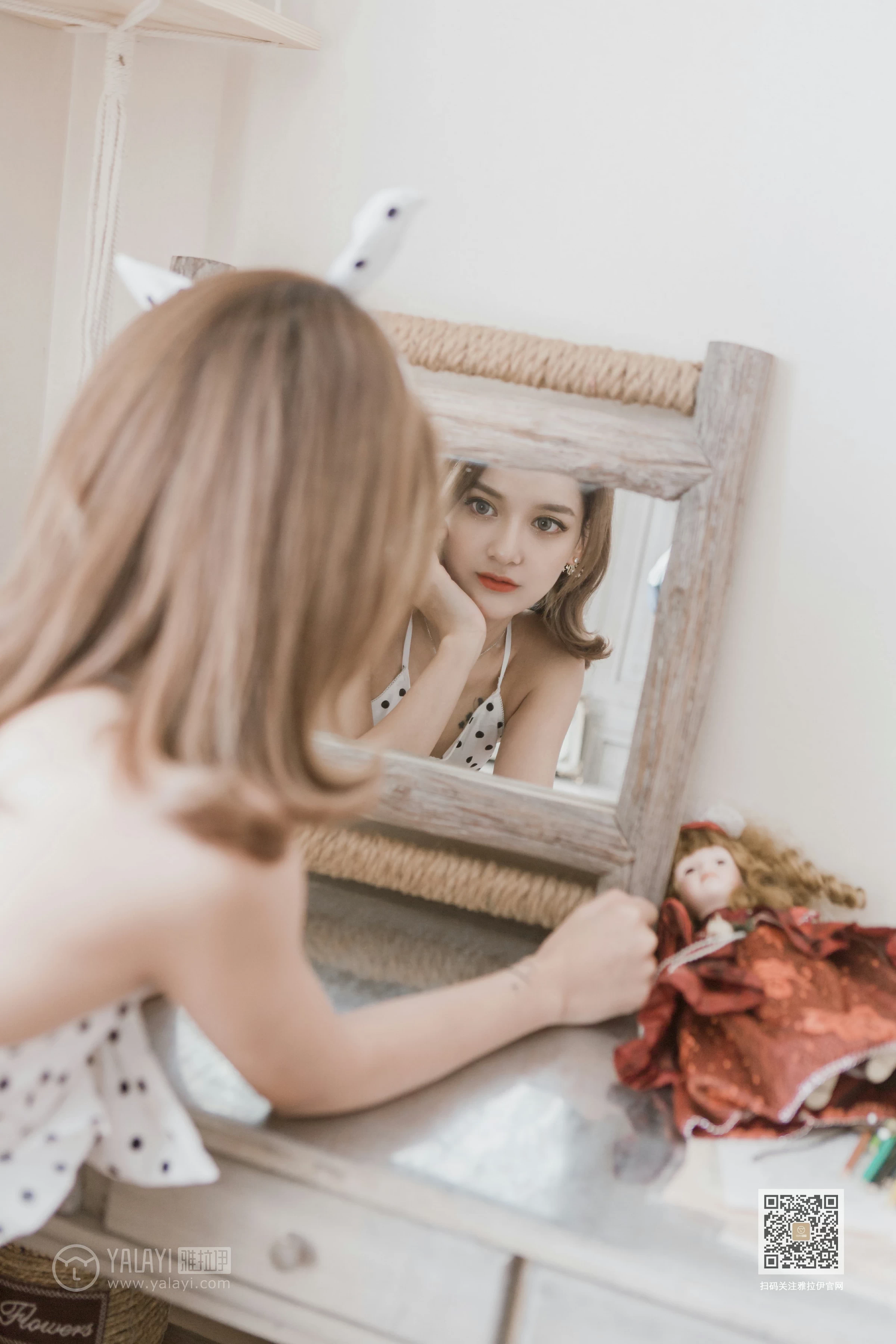 [YALAYI雅拉伊]Vol.572 日光倾城 刘子炀 白色比基尼泳装性感私房写真集第11张