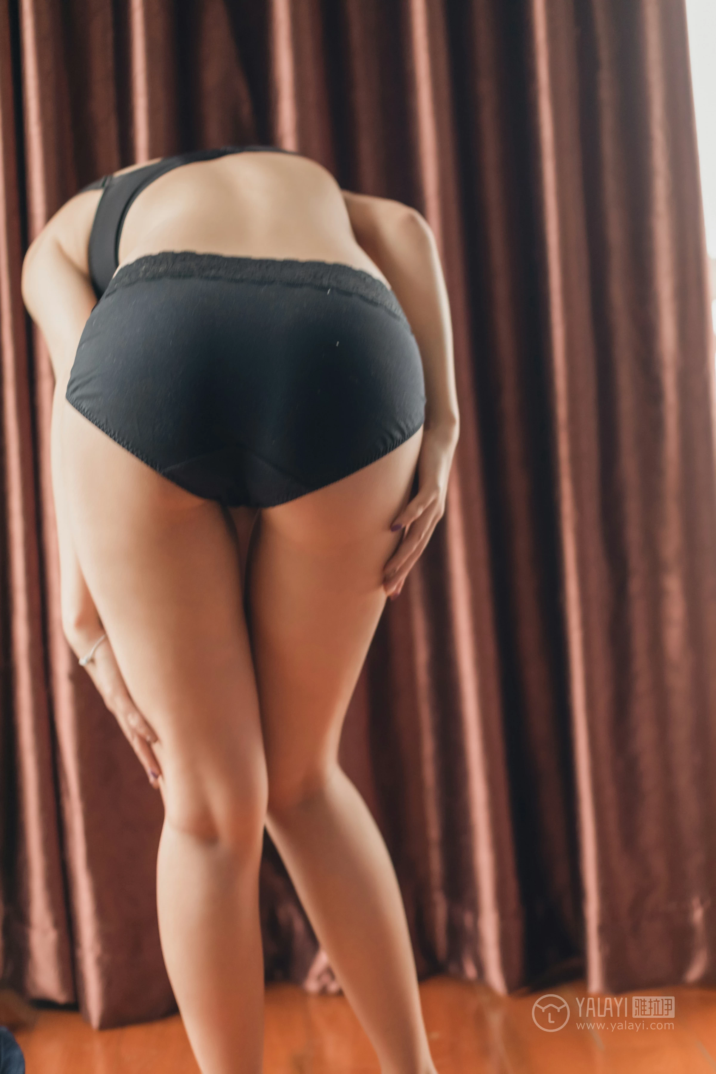 [YALAYI雅拉伊]NO.296 婷婷袅袅 沈美美 黑色性感内衣居家私房写真集第9张