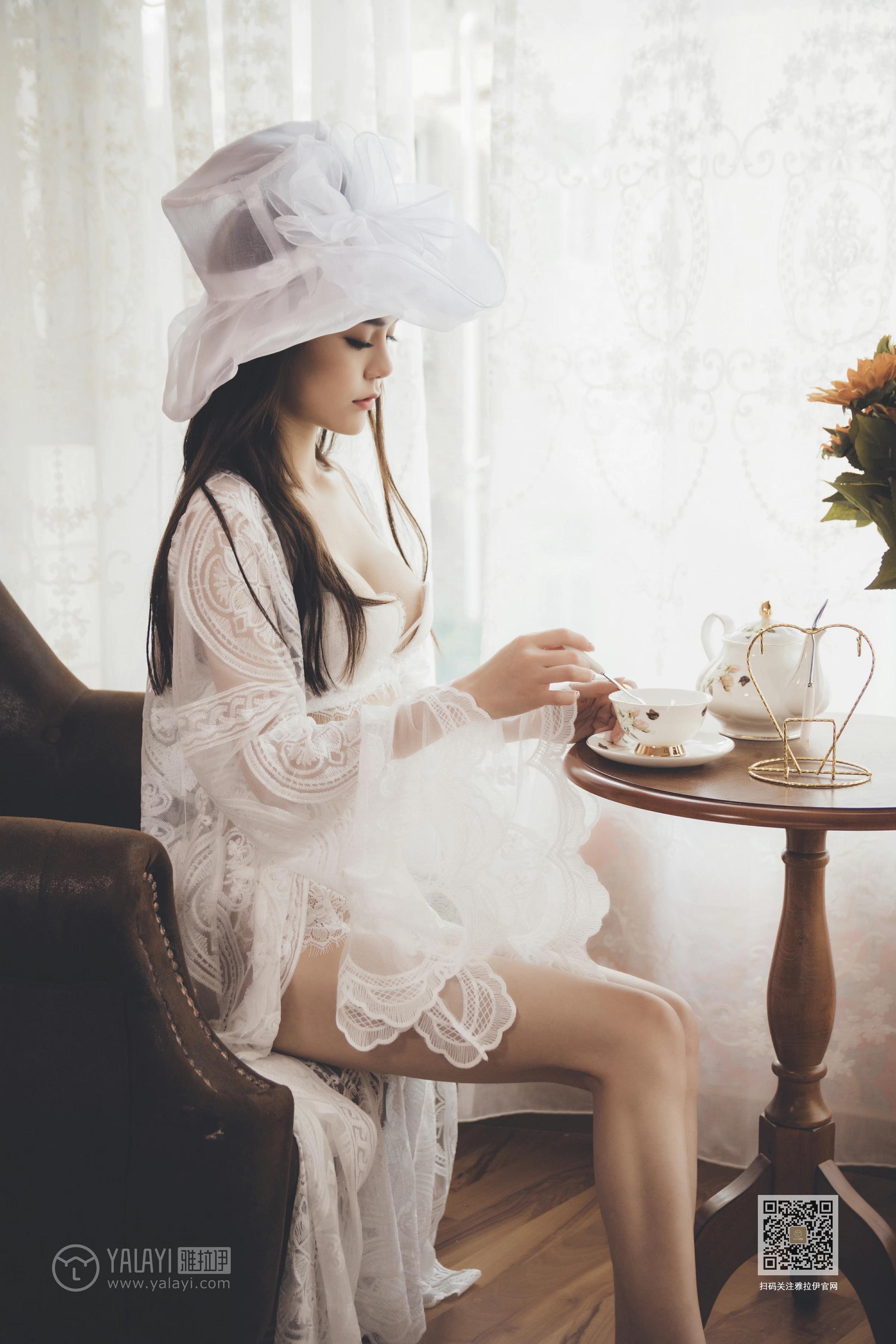[YALAYI雅拉伊]Vol.594 第一次拍写真 蓉蓉 白色镂空睡衣加白色蕾丝内衣性感私房写真集第4张