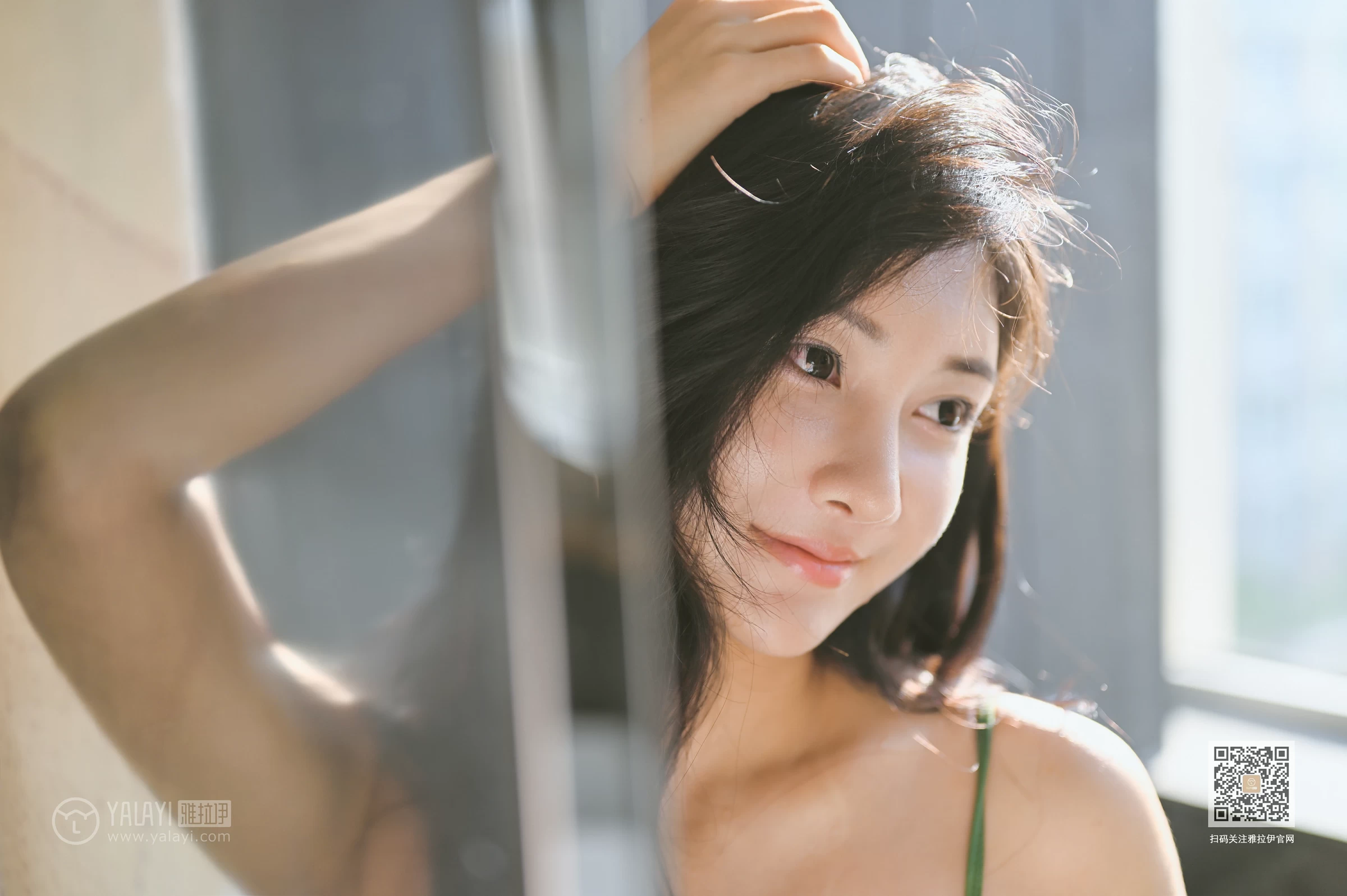 [YALAYI雅拉伊]Vol.597 春意 韩熙 绿色连体比基尼泳装性感私房写真集第11张