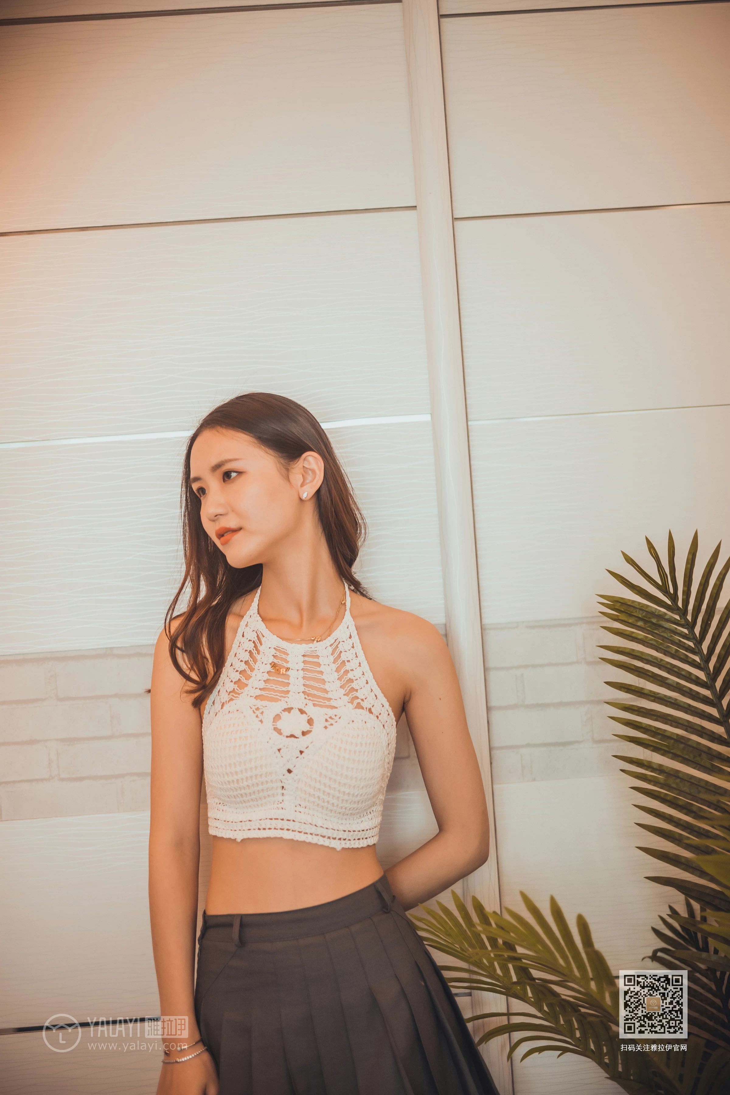 [YALAYI雅拉伊]NO.614 《我们约会吧》 尹梦 白色镂空内衣加灰色短裙性感私房写真集第12张