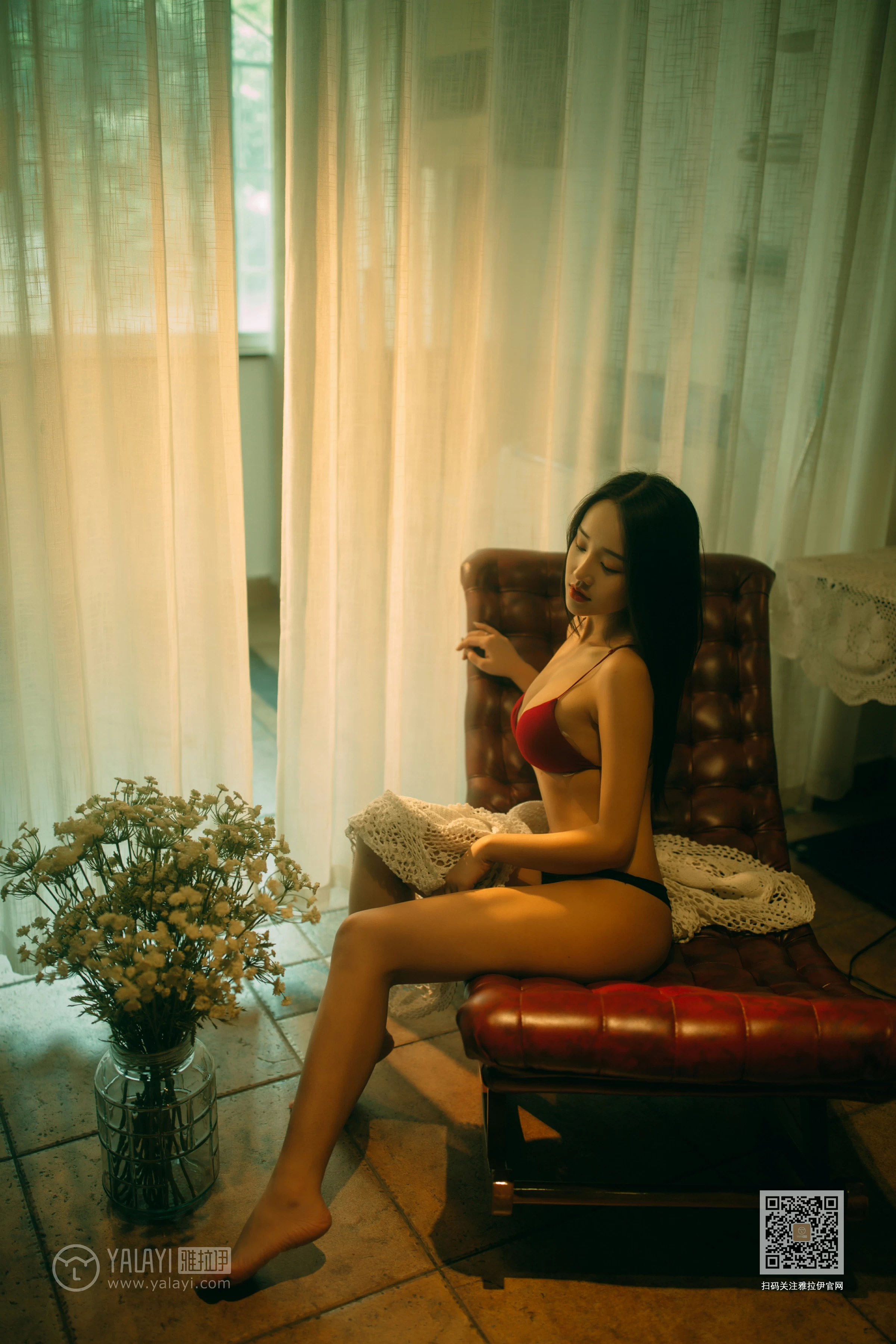 [YALAYI雅拉伊]NO.630 《华灯初上》 优优 白色透视衬衫加红色内衣性感私房写真集第9张