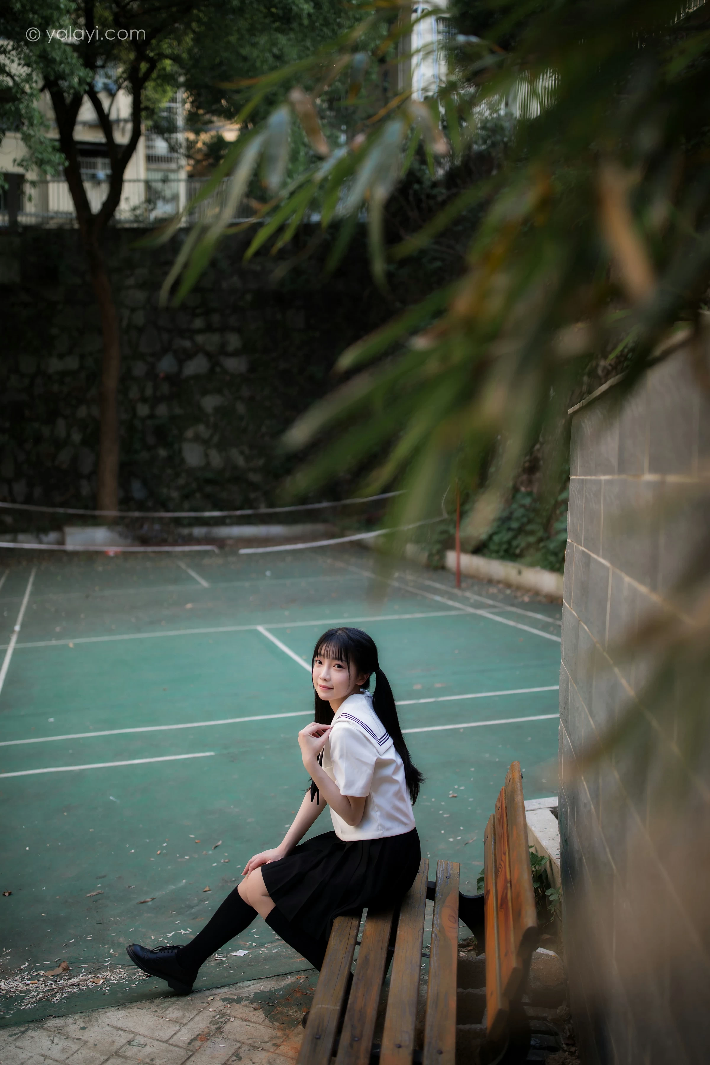 [YALAYI雅拉伊]NO.671 《放学一起走》 妙妙 JK水手制服与短裙加黑丝美腿写真第8张