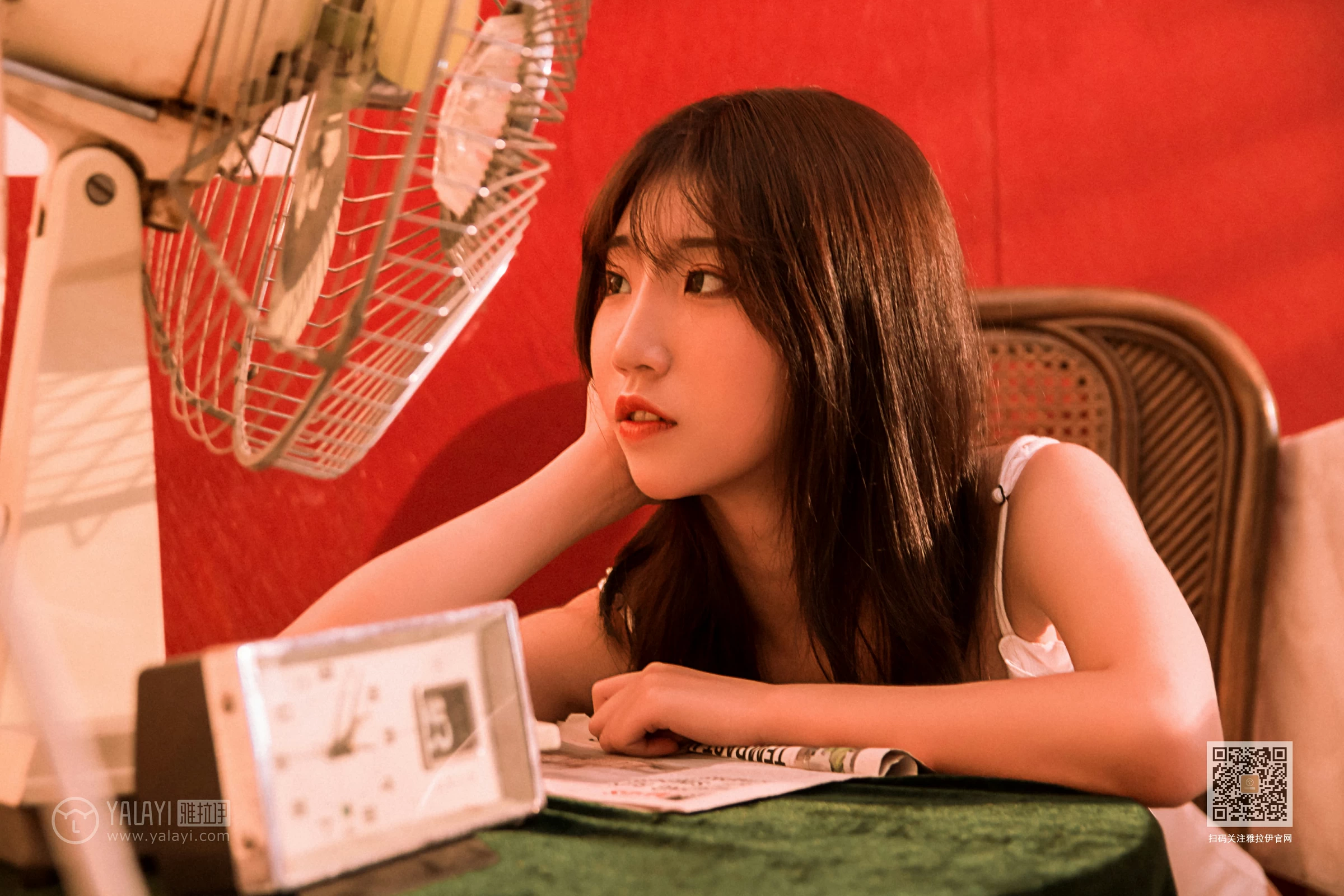 [YALAYI雅拉伊]NO.631 《复古萌妹》 小乔 白色吊带连体内衣性感私房写真集第9张