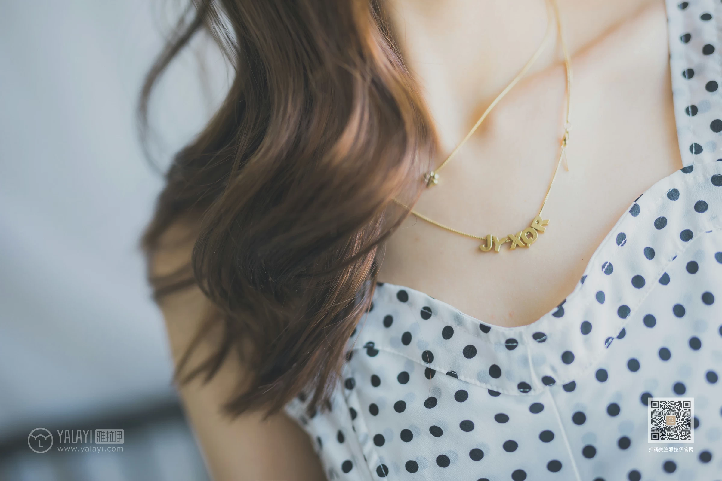 [YALAYI雅拉伊]NO.632 《淘气女友》 尹梦 白色小背心加斑点短裙清纯可爱私房写真集第3张