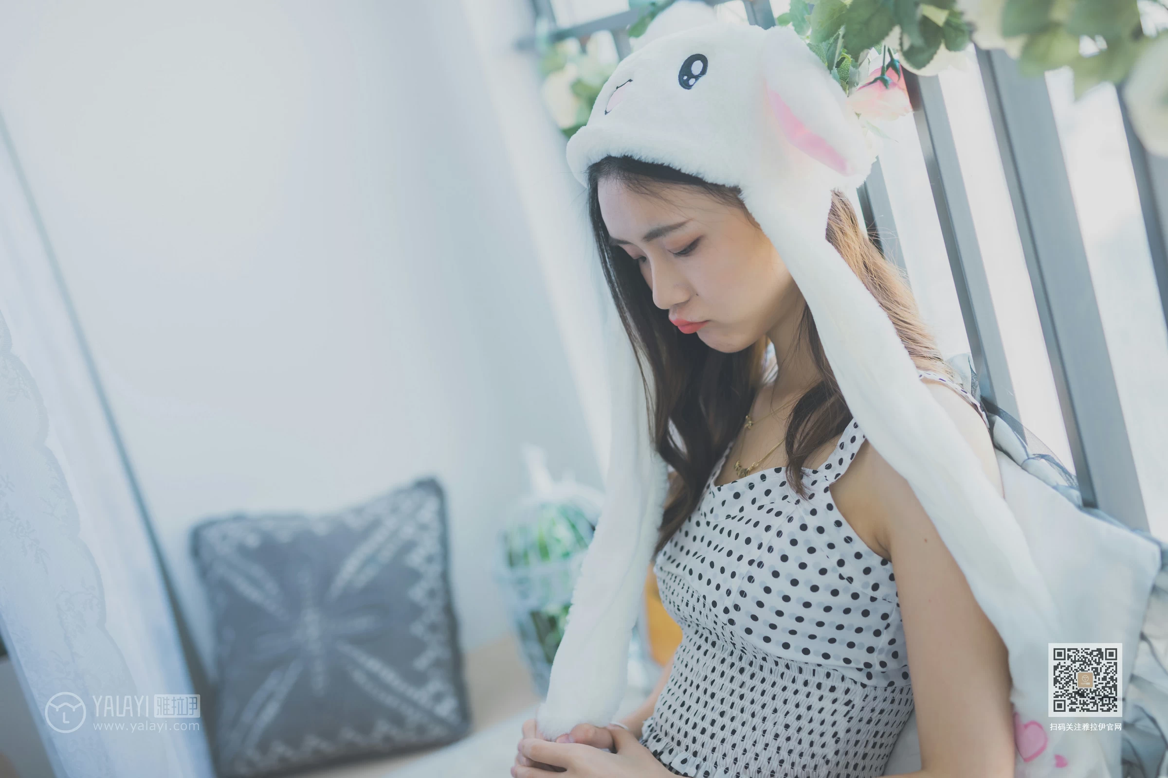 [YALAYI雅拉伊]NO.632 《淘气女友》 尹梦 白色小背心加斑点短裙清纯可爱私房写真集第6张