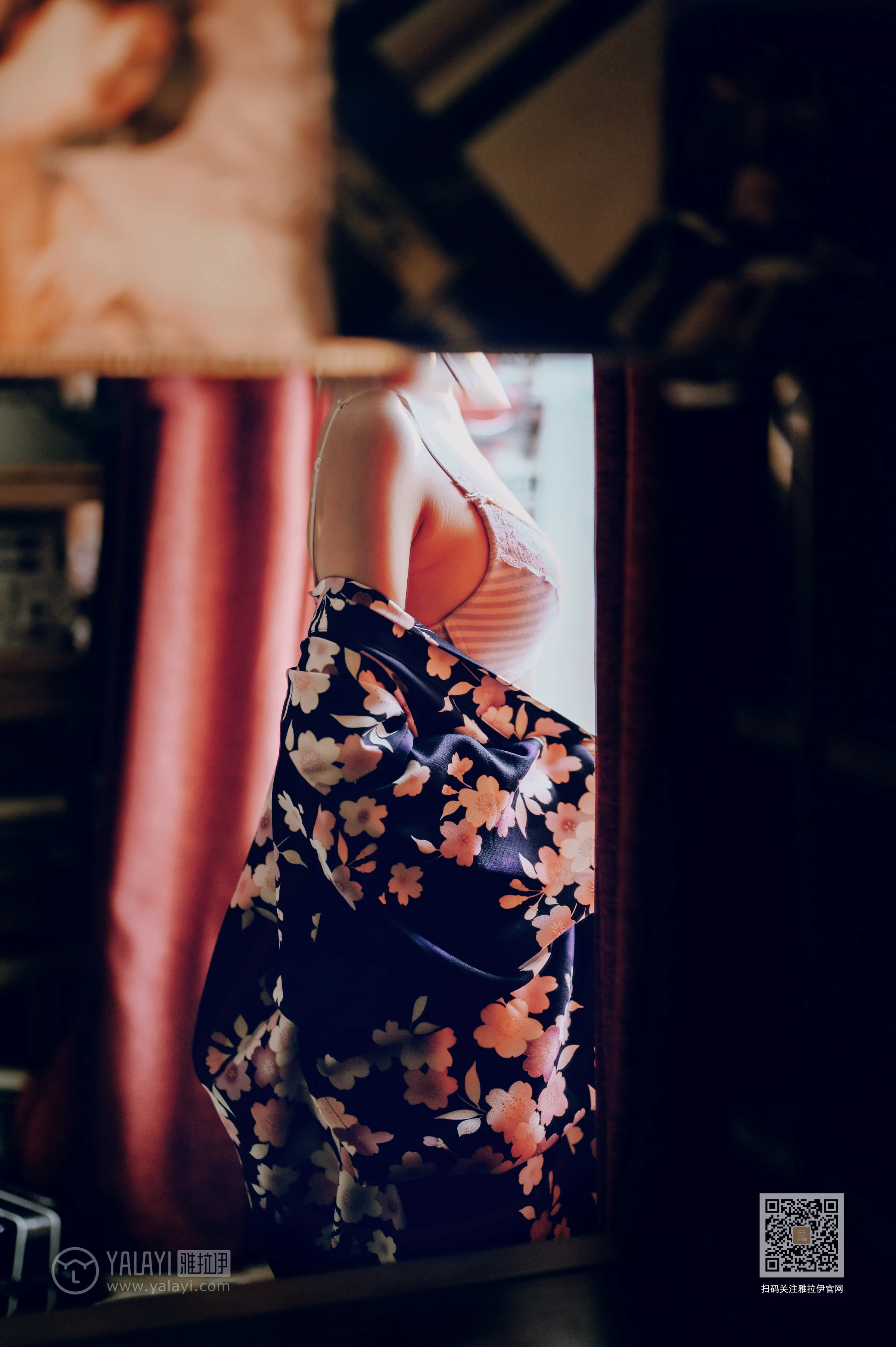 [YALAYI雅拉伊]NO.635 《和服少女》 沈伊 黑色和服加白色蕾丝内衣性感私房写真集第13张