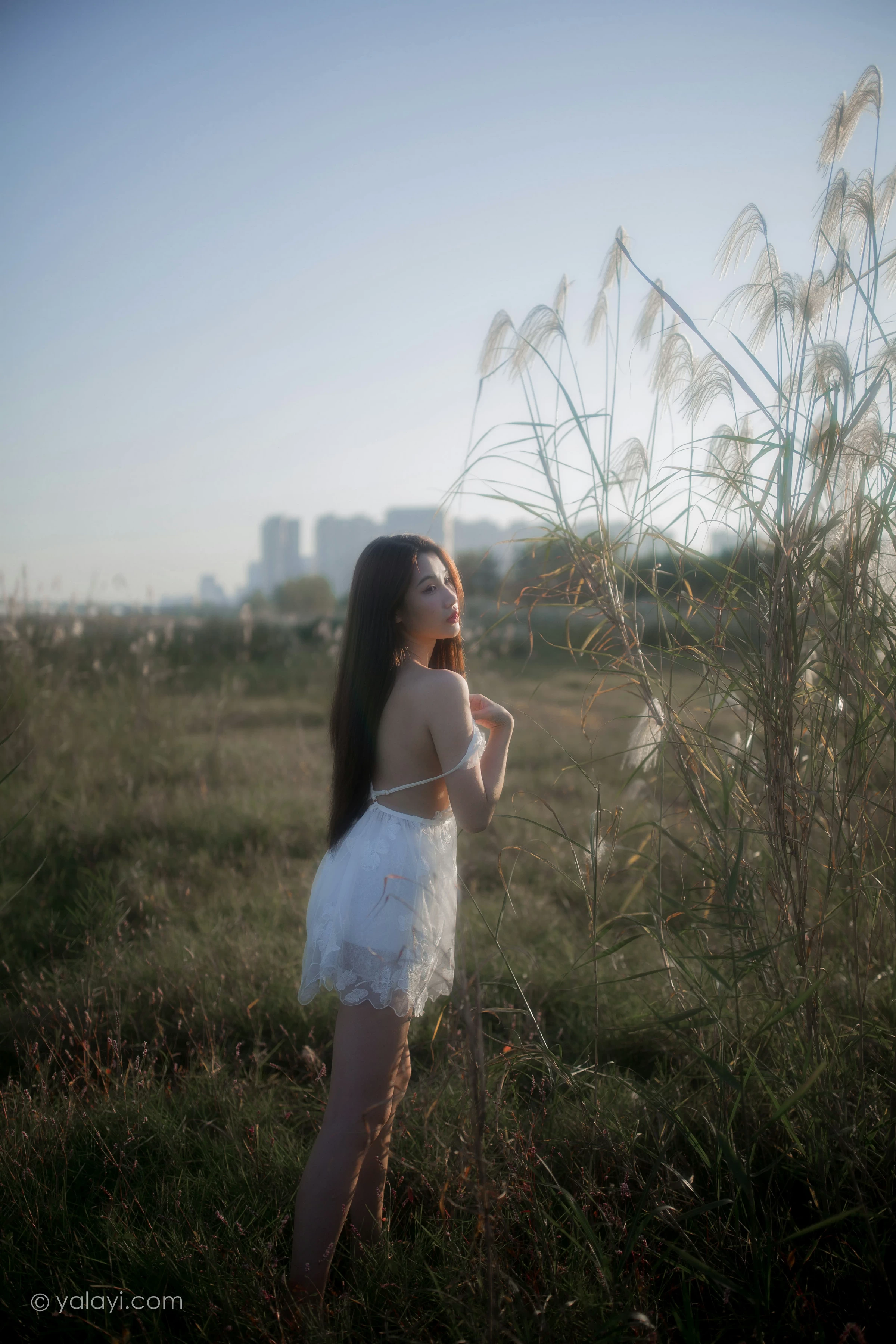 [YALAYI雅拉伊]NO.732 《寻》 籹籹仔 白色透视情趣婚纱性感私房写真集第6张