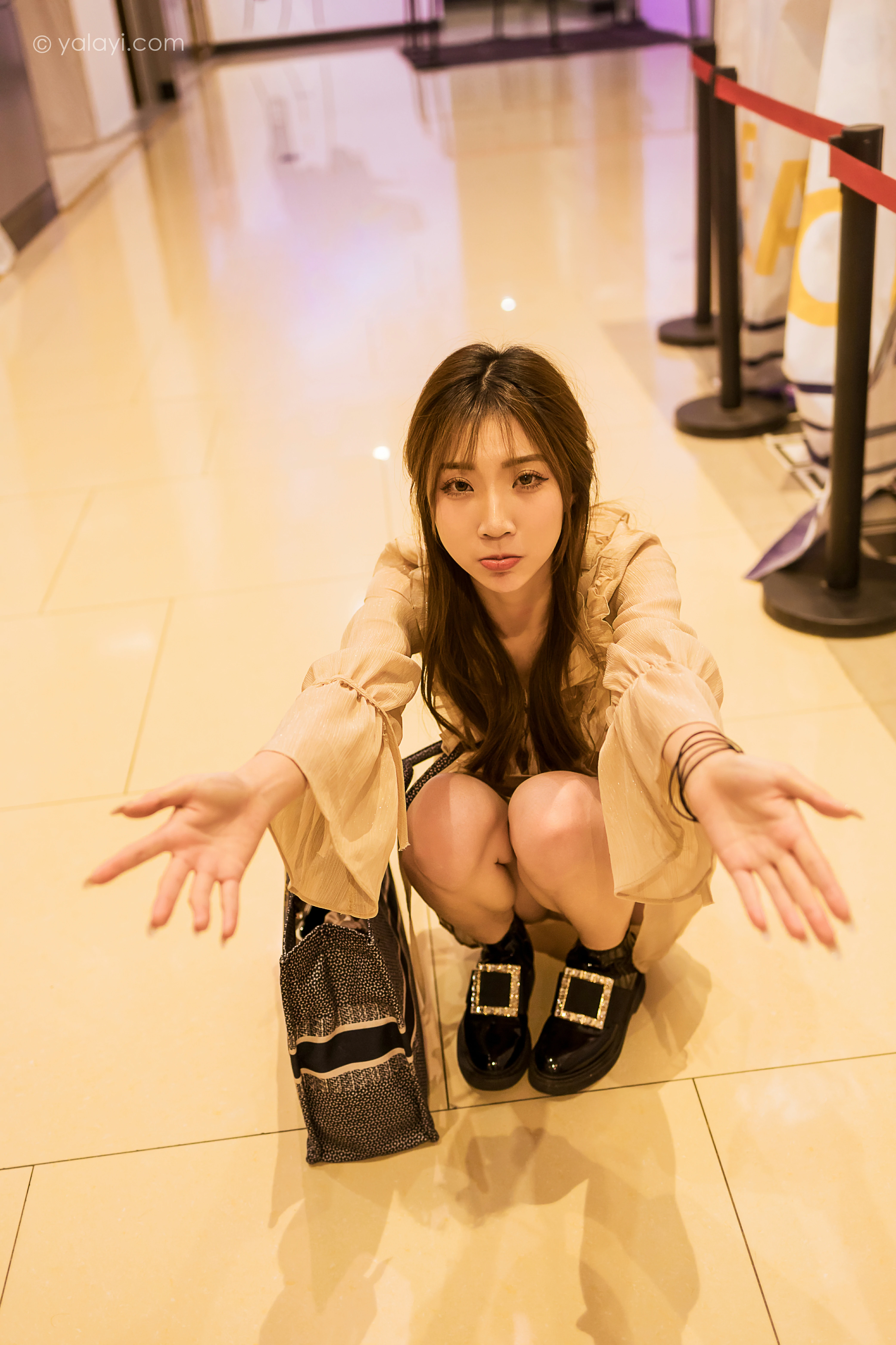 [YALAYI雅拉伊]NO.782 牵你的手 小乔 粉色透视连衣裙清纯可爱写真集第11张