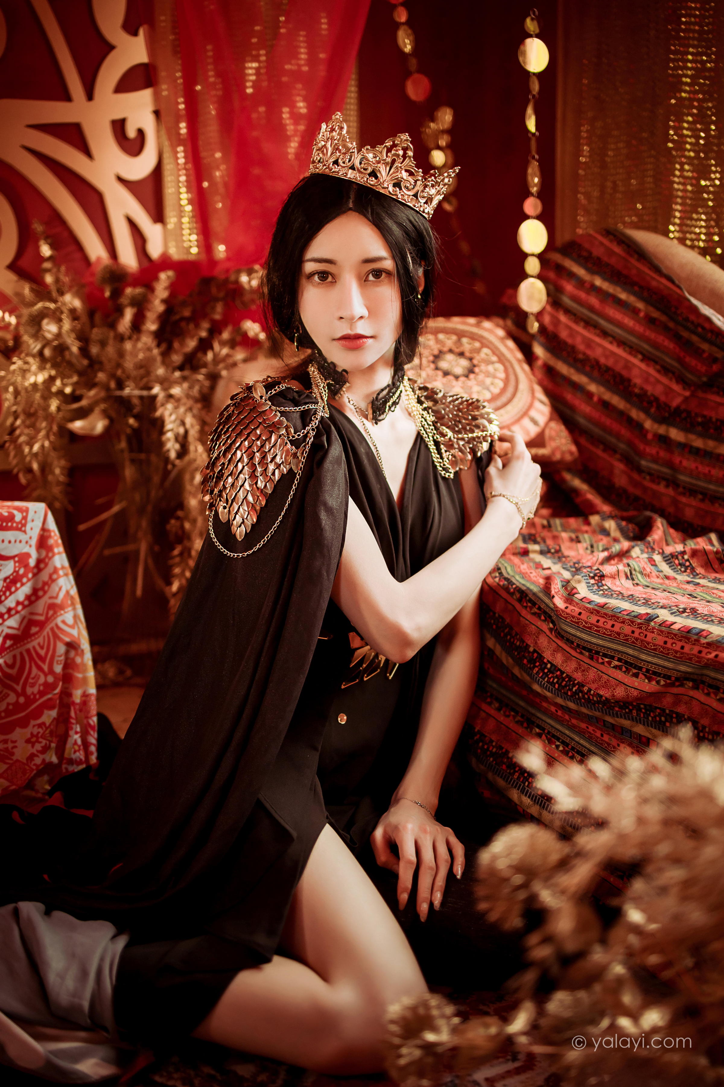 [YALAYI雅拉伊]2022.07.29 鬼刀公主 陈若冰 黑色披肩加黑色深V情趣礼服裙性感私房写真集第14张