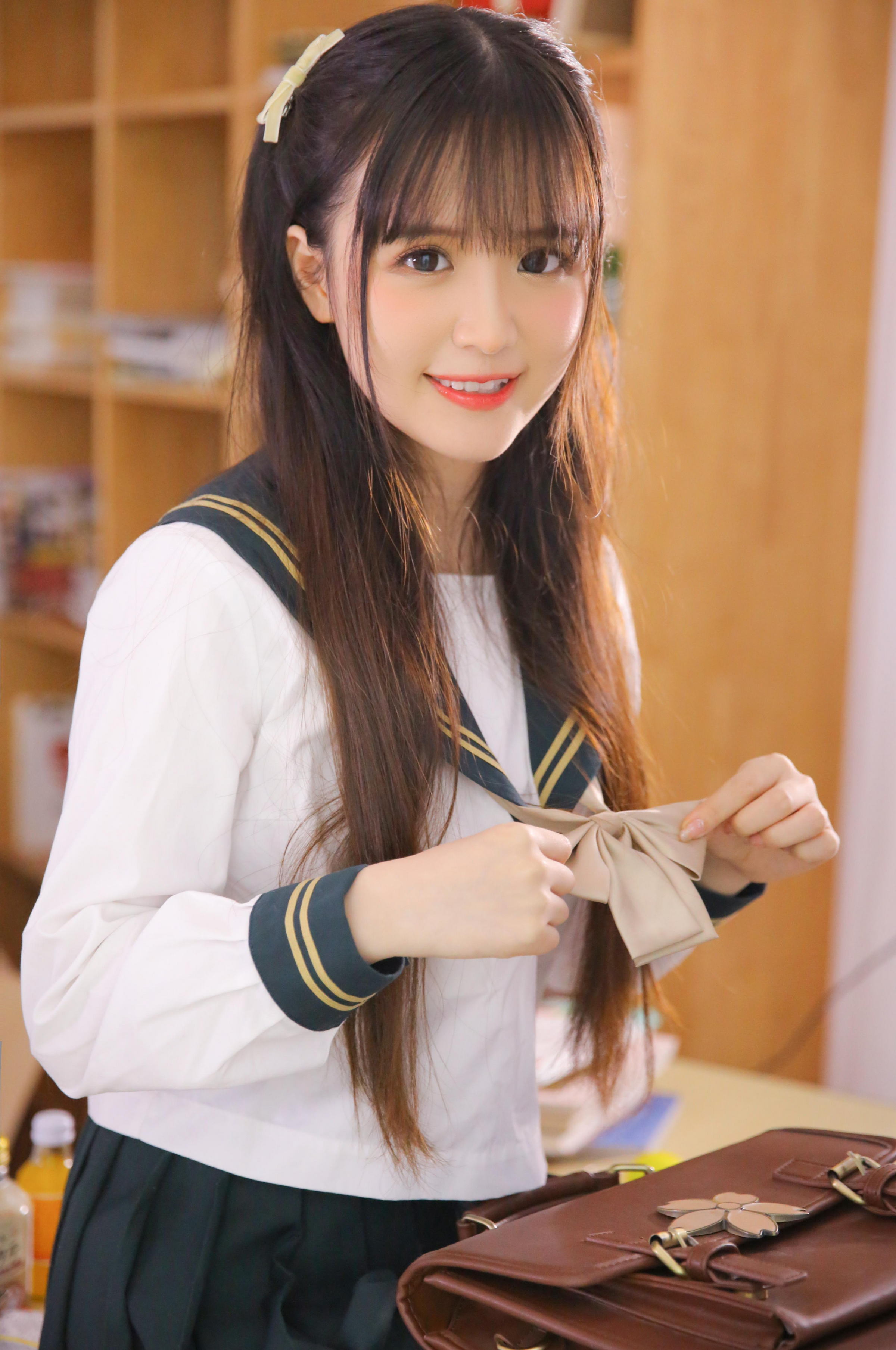 [YALAYI雅拉伊]2022.05.05 尽情可爱 甜美少女 JK水手制服与粉色和服清纯写真集第13张
