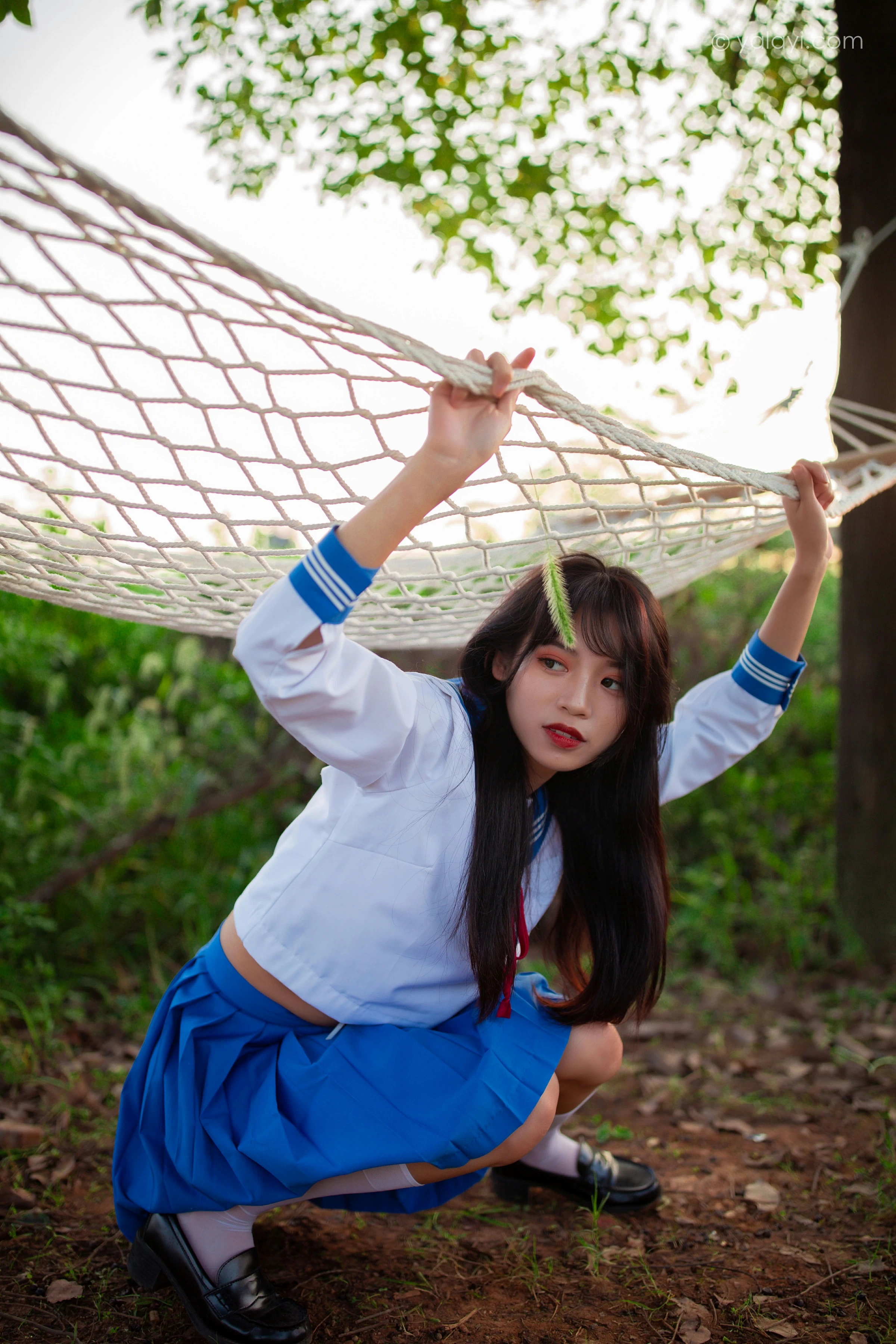 [YALAYI雅拉伊]NO.724 《秋意浓》 丽雅 JK水手制服与短裙加白色丝袜美腿私房写真集第10张