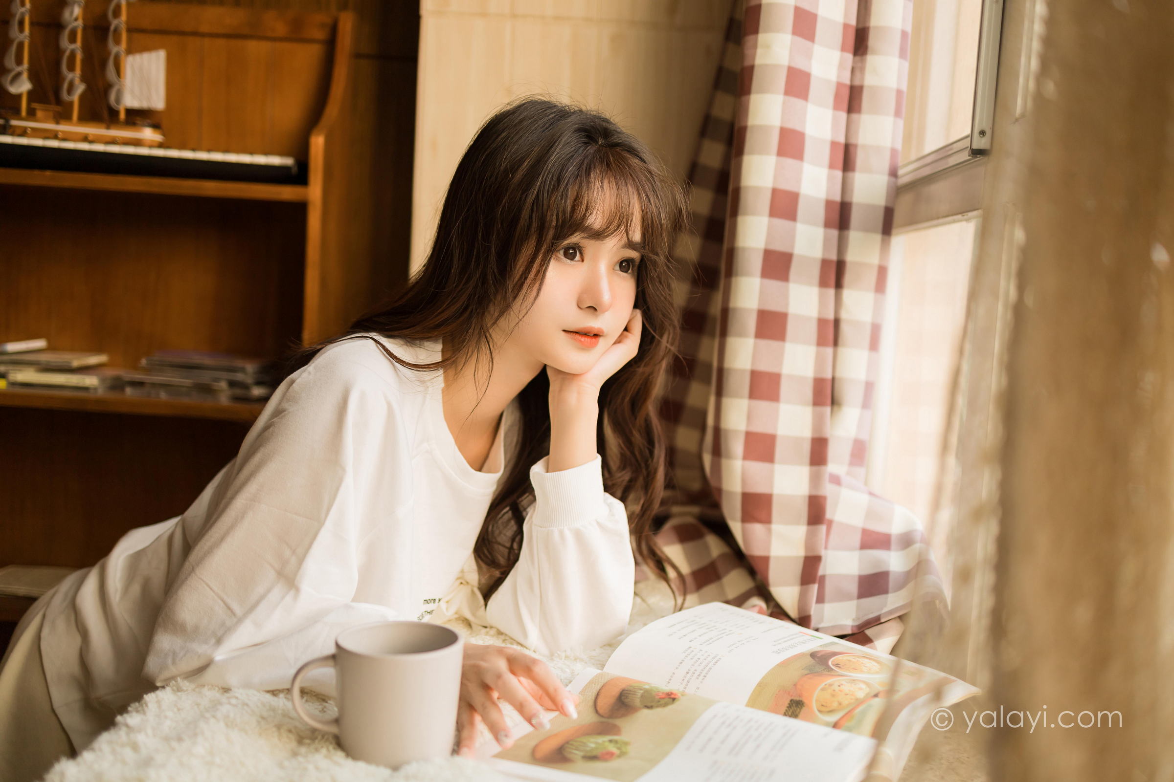 [YALAYI雅拉伊]2022.05.07 快乐加倍 小亭 白色礼服衬衫加短裙清纯写真集第11张