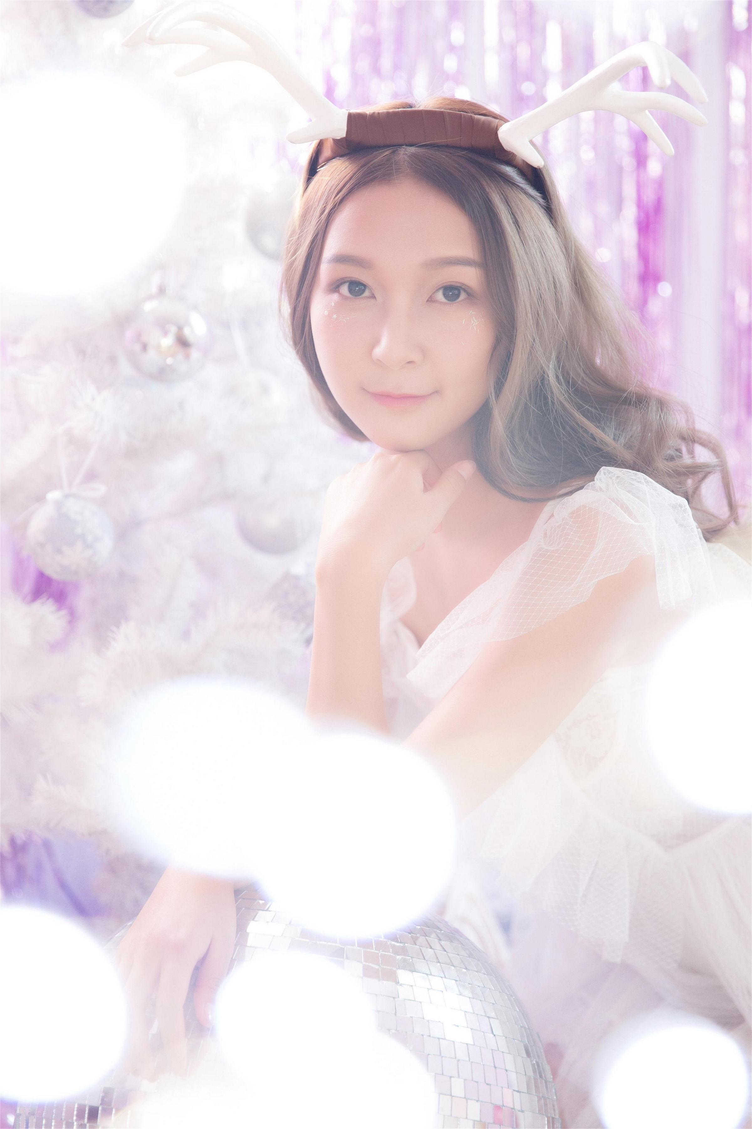 [YALAYI雅拉伊]2022.08.02 天上仙子 白色透视公主裙加白色塑身内衣性感私房写真集第7张