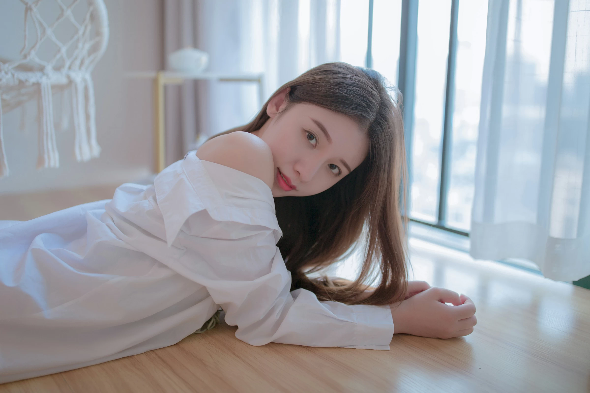 [YALAYI雅拉伊]NO.725 《空房》 秦语 白色衬衫居家性感写真集第7张