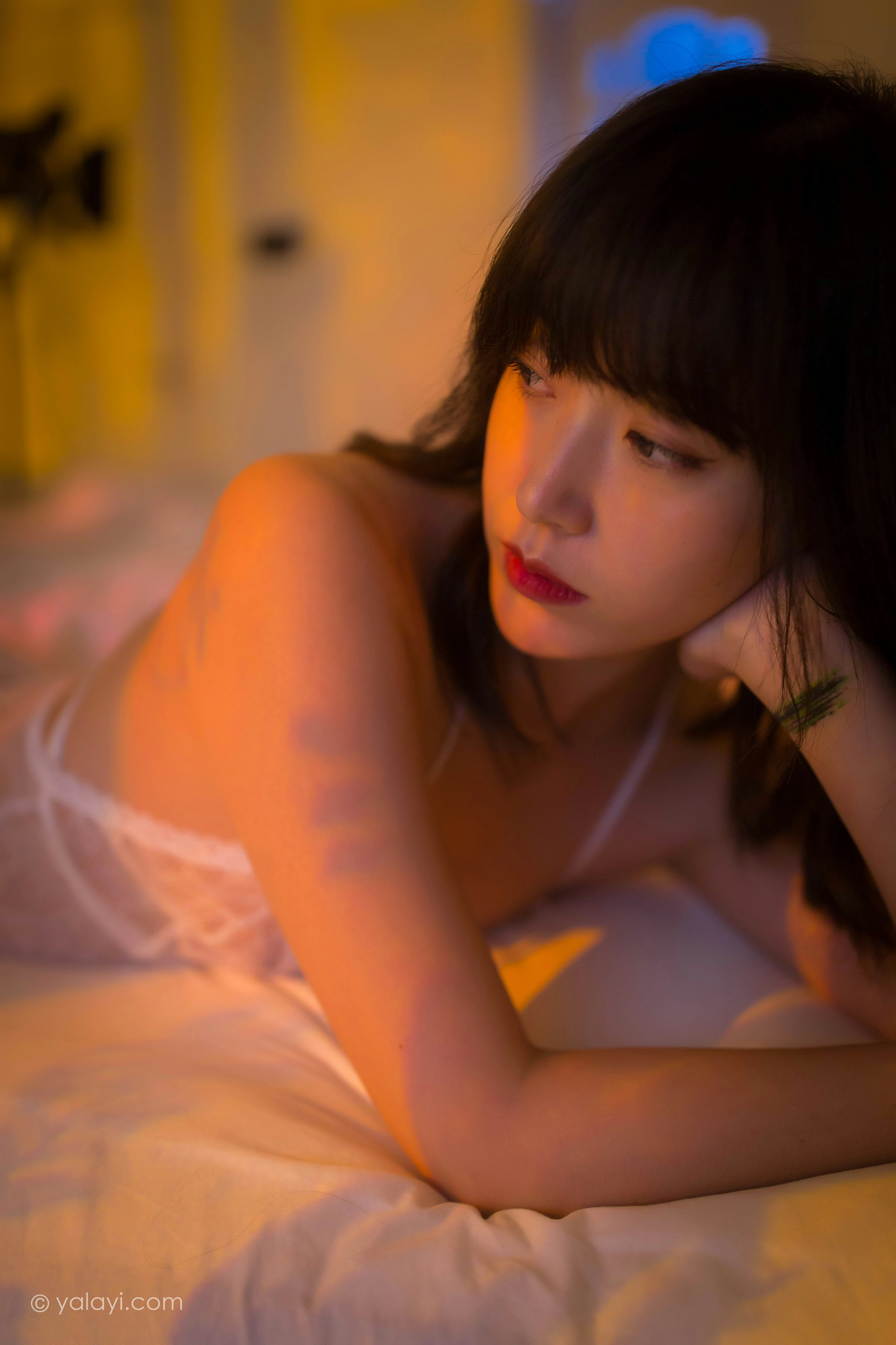 [YALAYI雅拉伊]NO.779 凝想之痕 臻儿 白色透视情趣蕾丝内衣性感私房写真集第2张