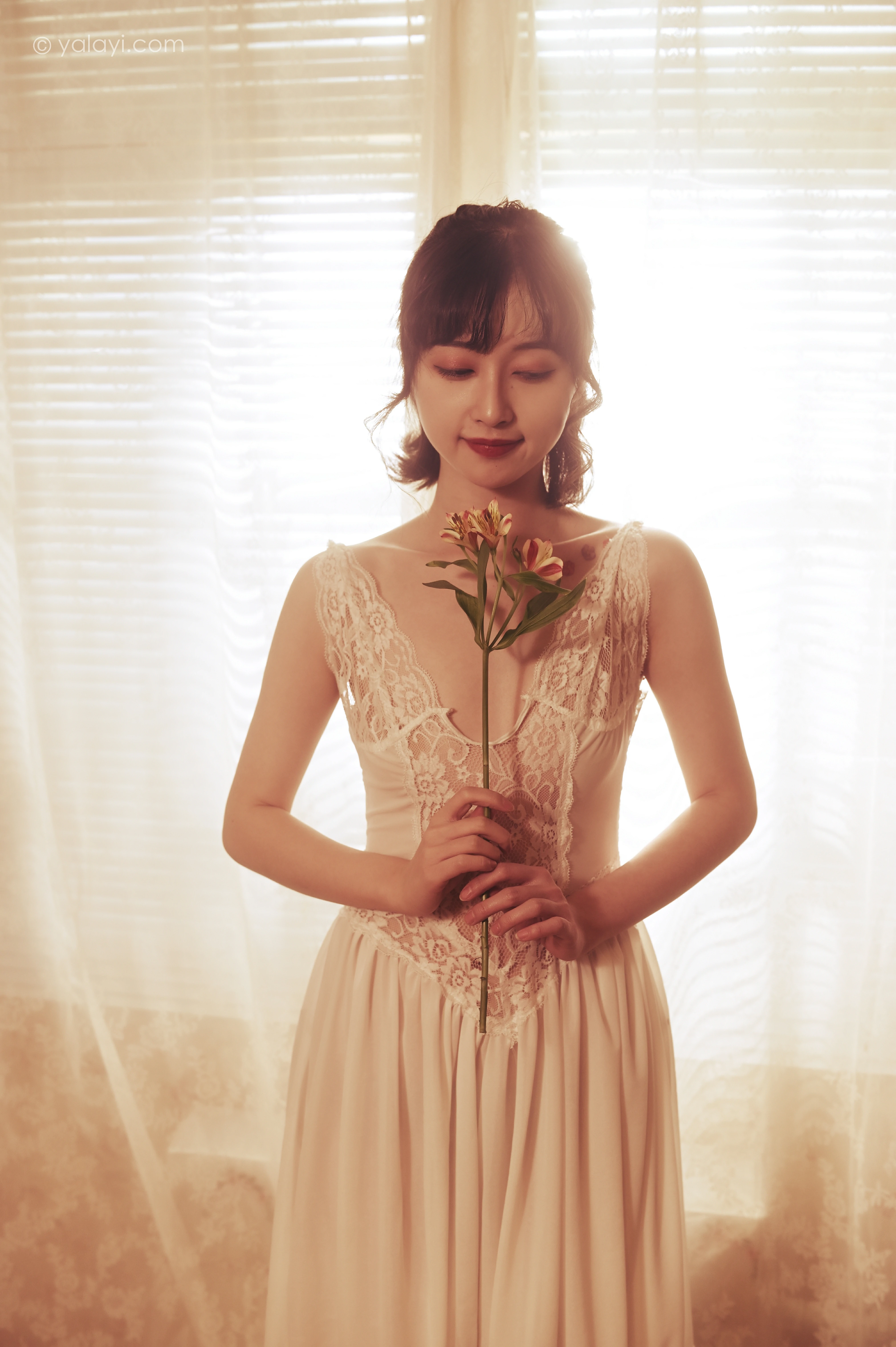 [YALAYI雅拉伊]NO.780 也曾优雅 京京 白色透视蕾丝连衣裙性感写真集第9张