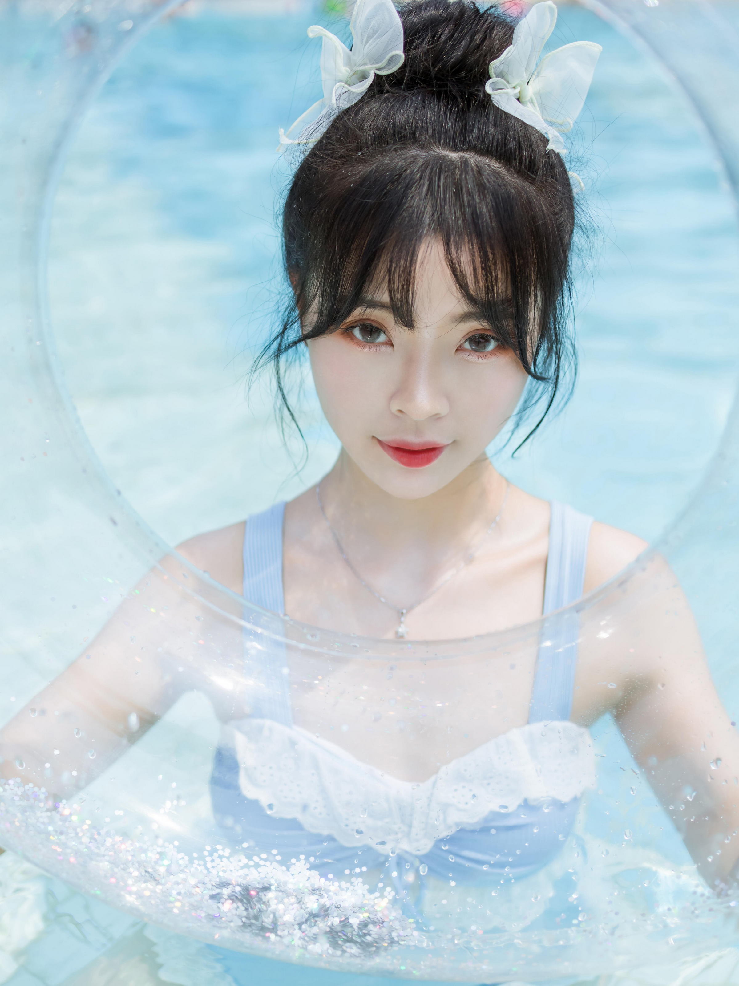 [YALAYI雅拉伊]2022.10.11 假日阳光 程小蝶 蓝色连体比基尼泳装性感写真集第11张