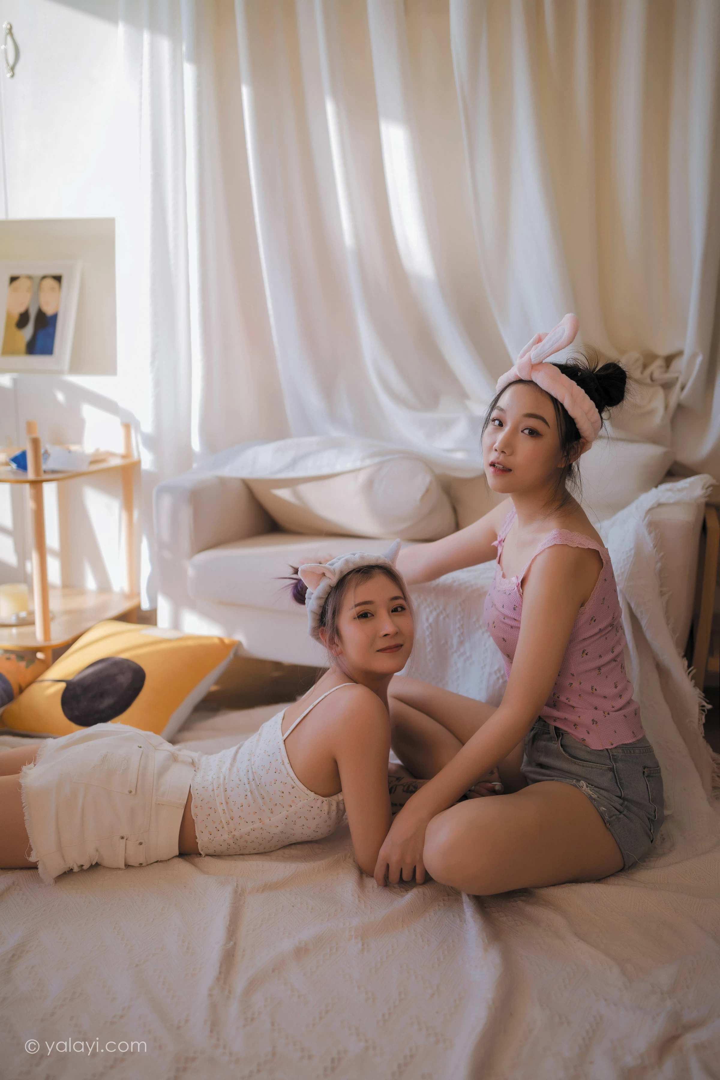 [YALAYI雅拉伊]NO.728 《另一个我》 左木 梦涵 性感小背心加短裤居家私房写真集第16张