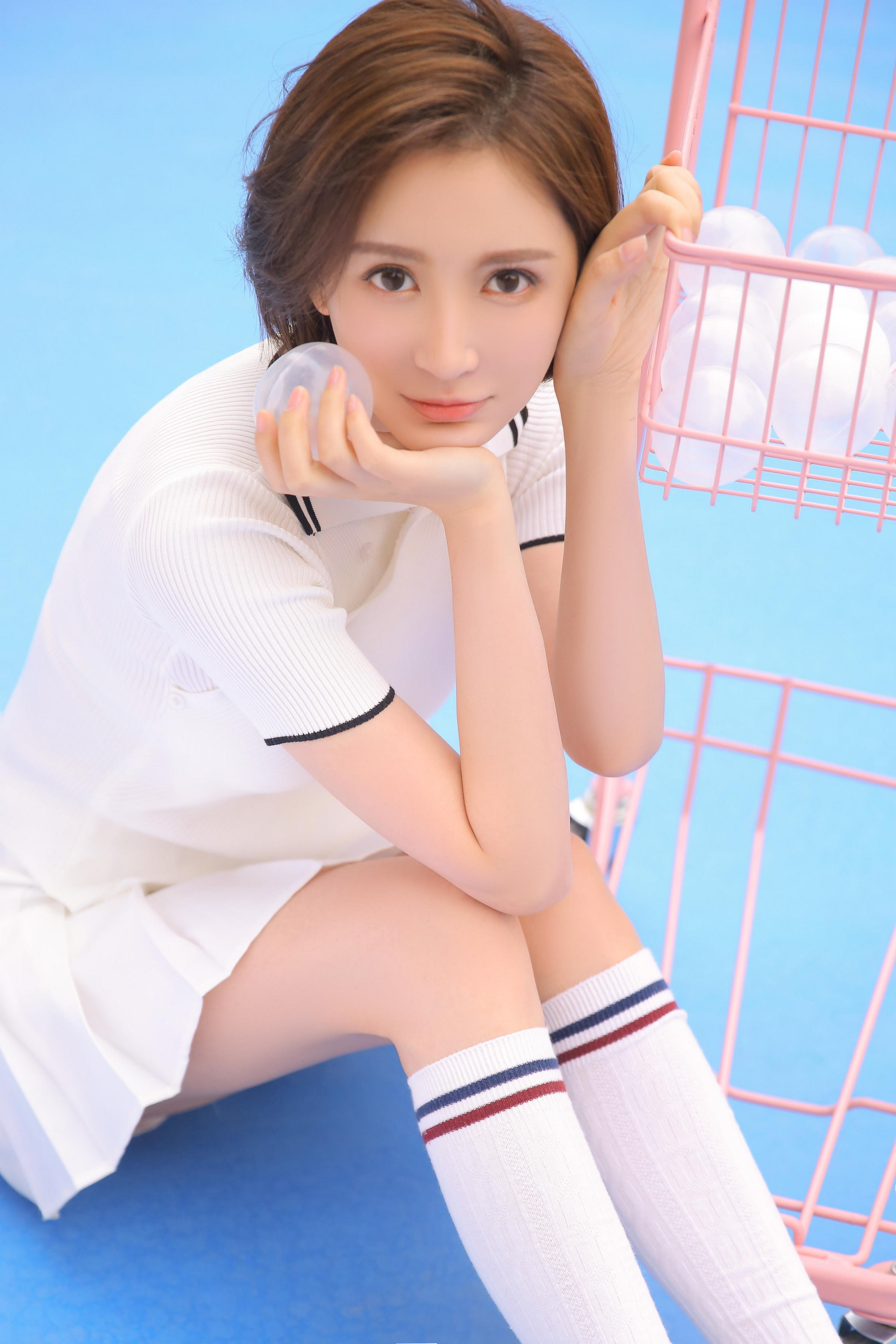 [YALAYI雅拉伊]2022.04.25 活力四射 青春靓女性感小背心加白色镂空短裤私房写真集第1张