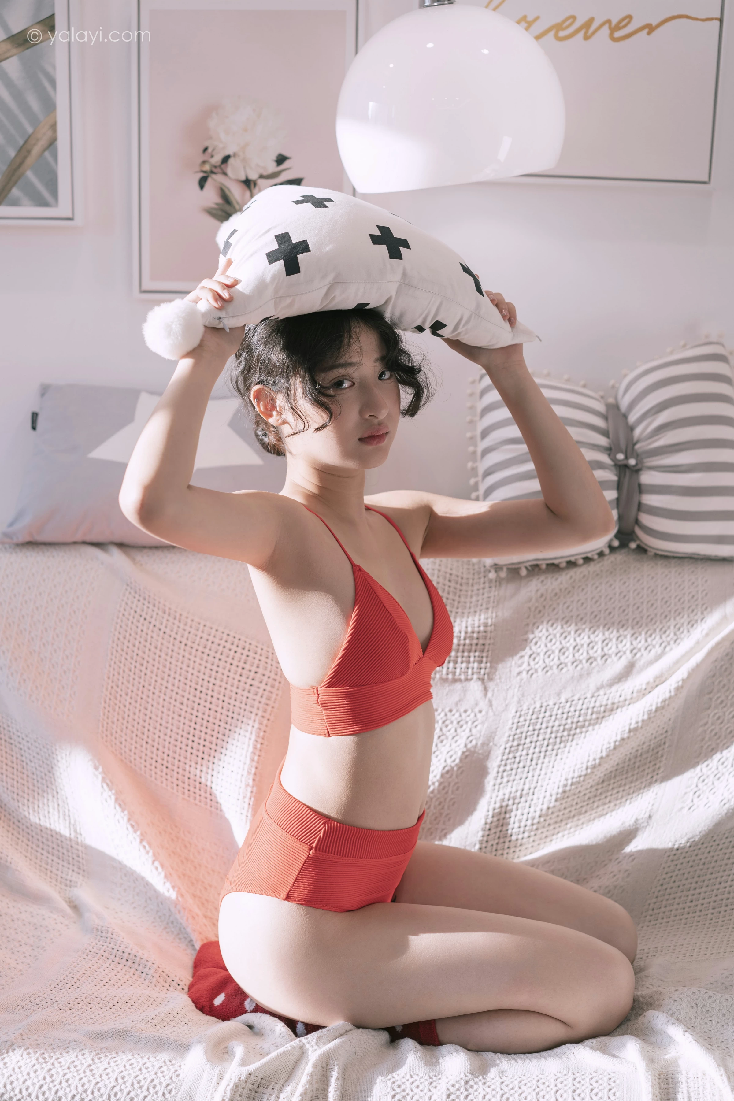 [YALAYI雅拉伊]NO.666 《太委屈》 西子 红色内衣居家私房写真集第8张