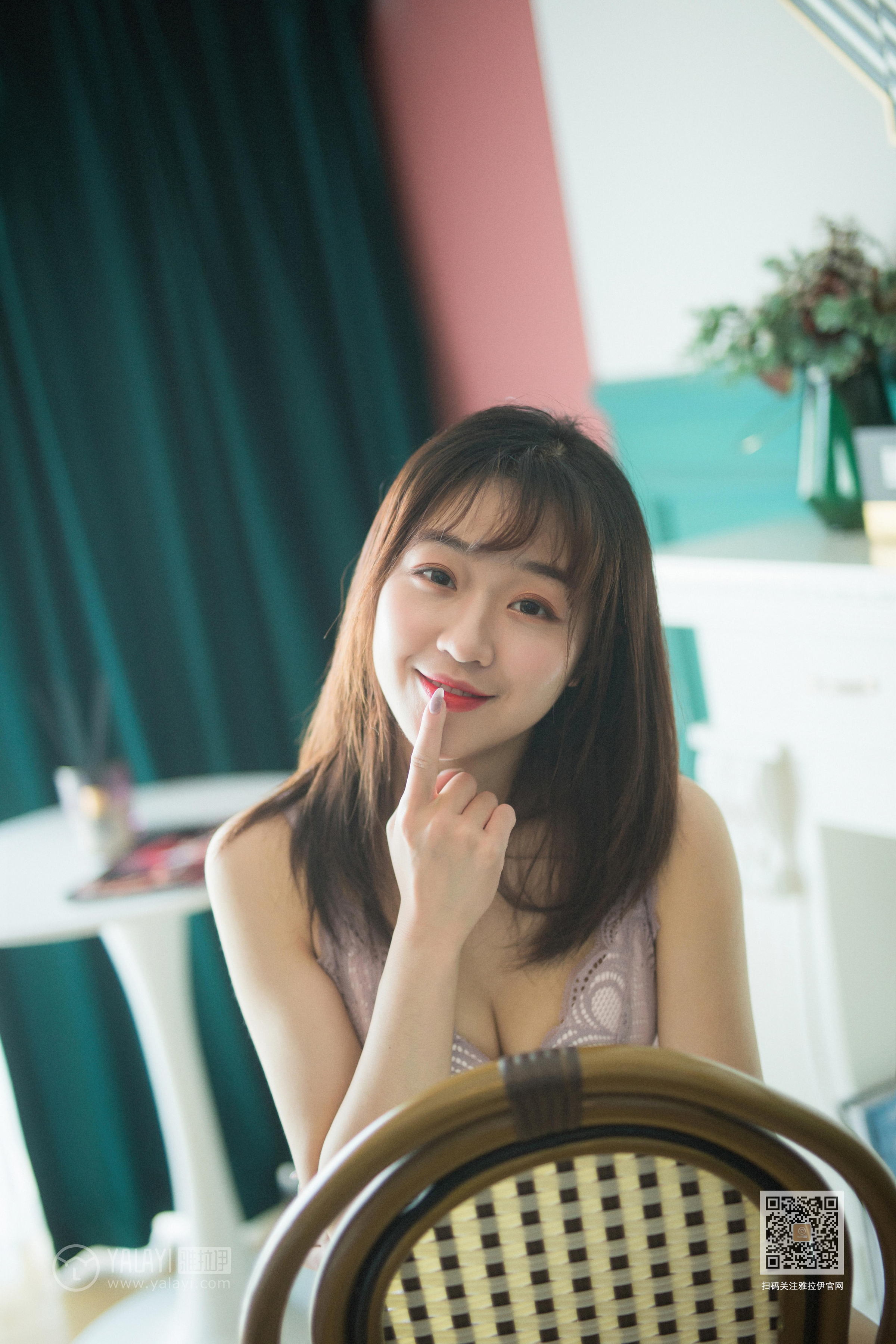 [YALAYI雅拉伊]2022.07.05 给我一个吻 小颖 粉色蕾丝内衣居家性感私房写真集第4张