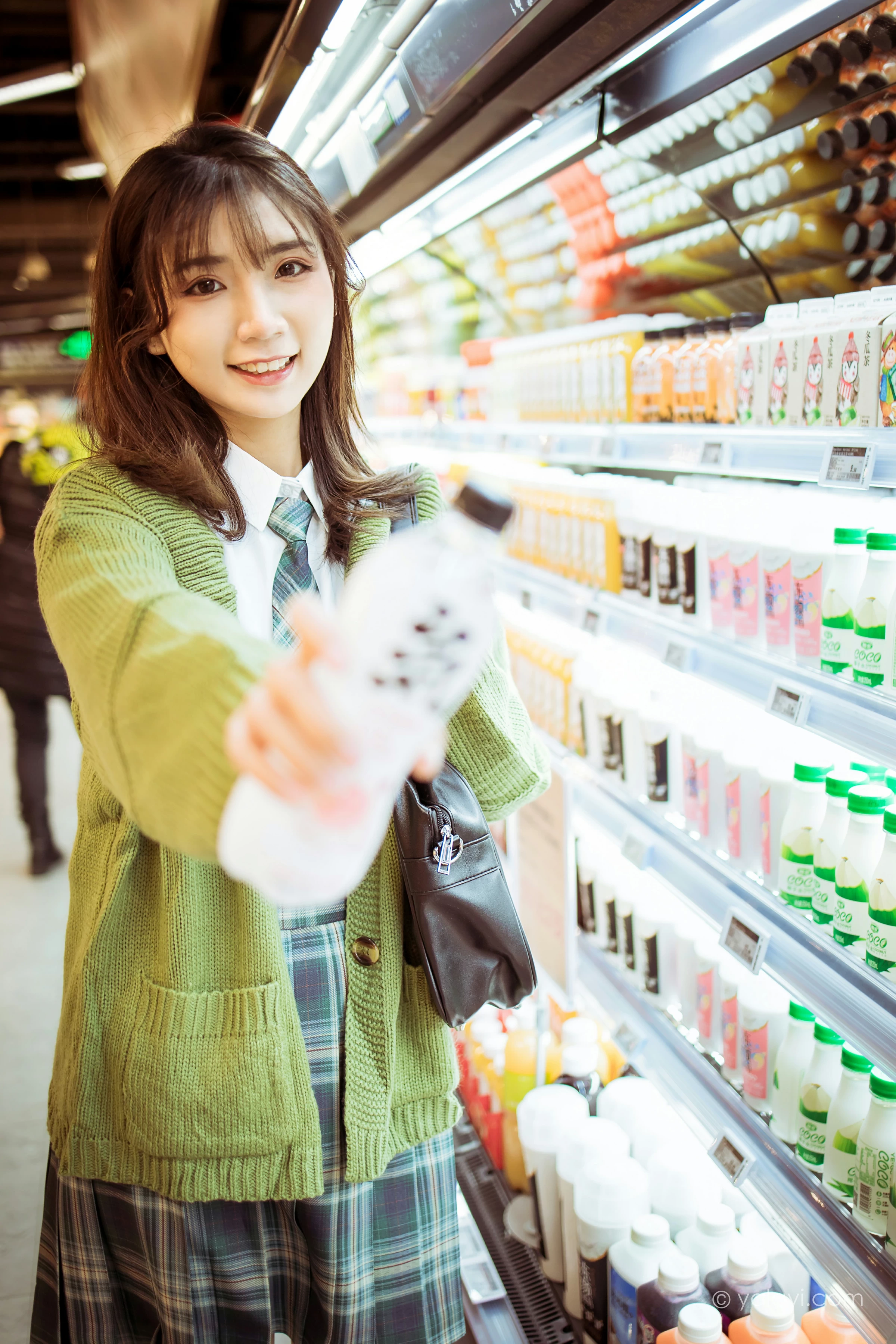 [YALAYI雅拉伊]NO.753 一起补习的日子 果果 连身外套与JK制服加格子短裙清纯写真集第17张