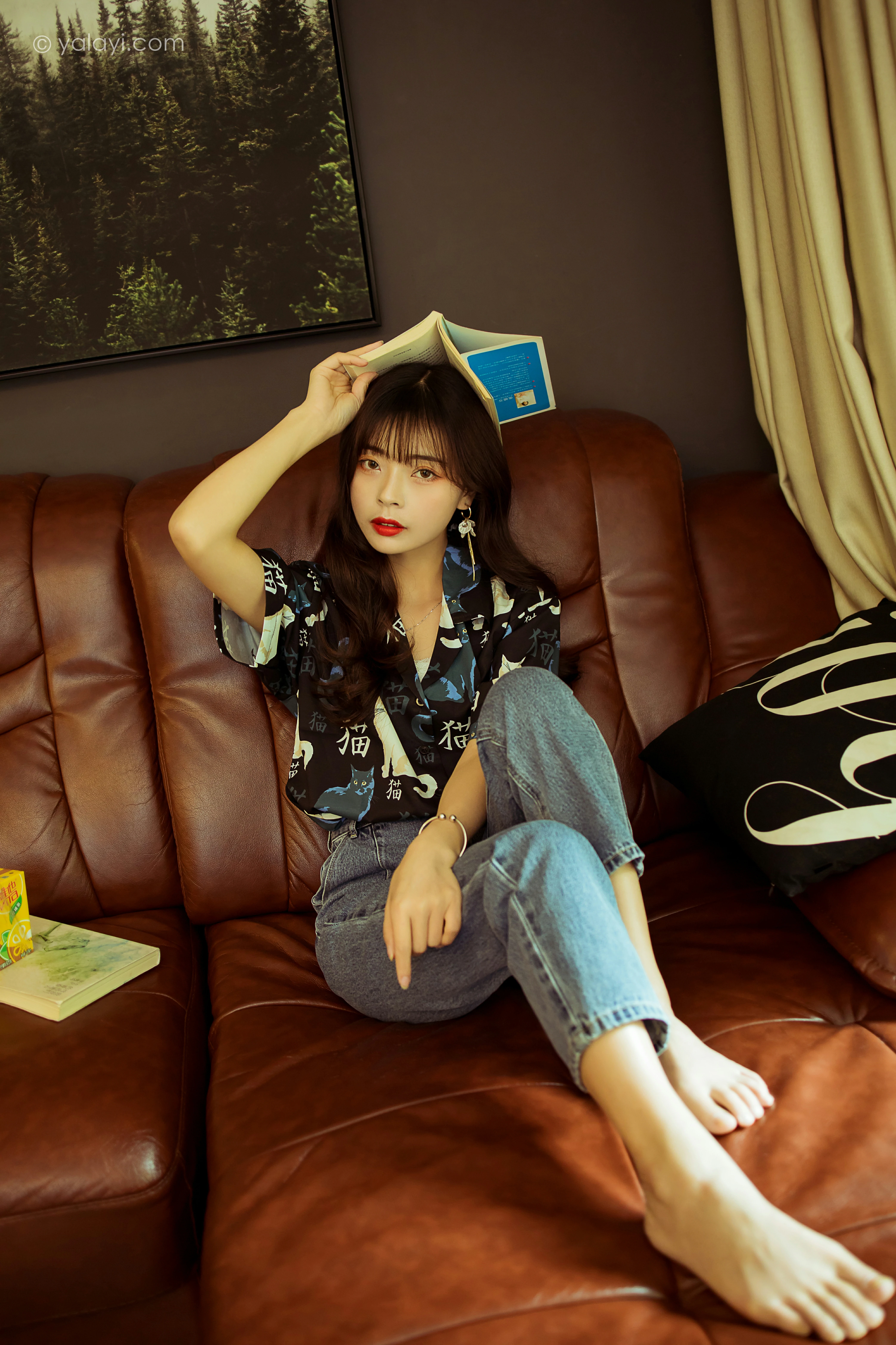 [YALAYI雅拉伊]NO.789 当年情 程小蝶 黑色衬衫加牛仔长裤性感写真集第2张