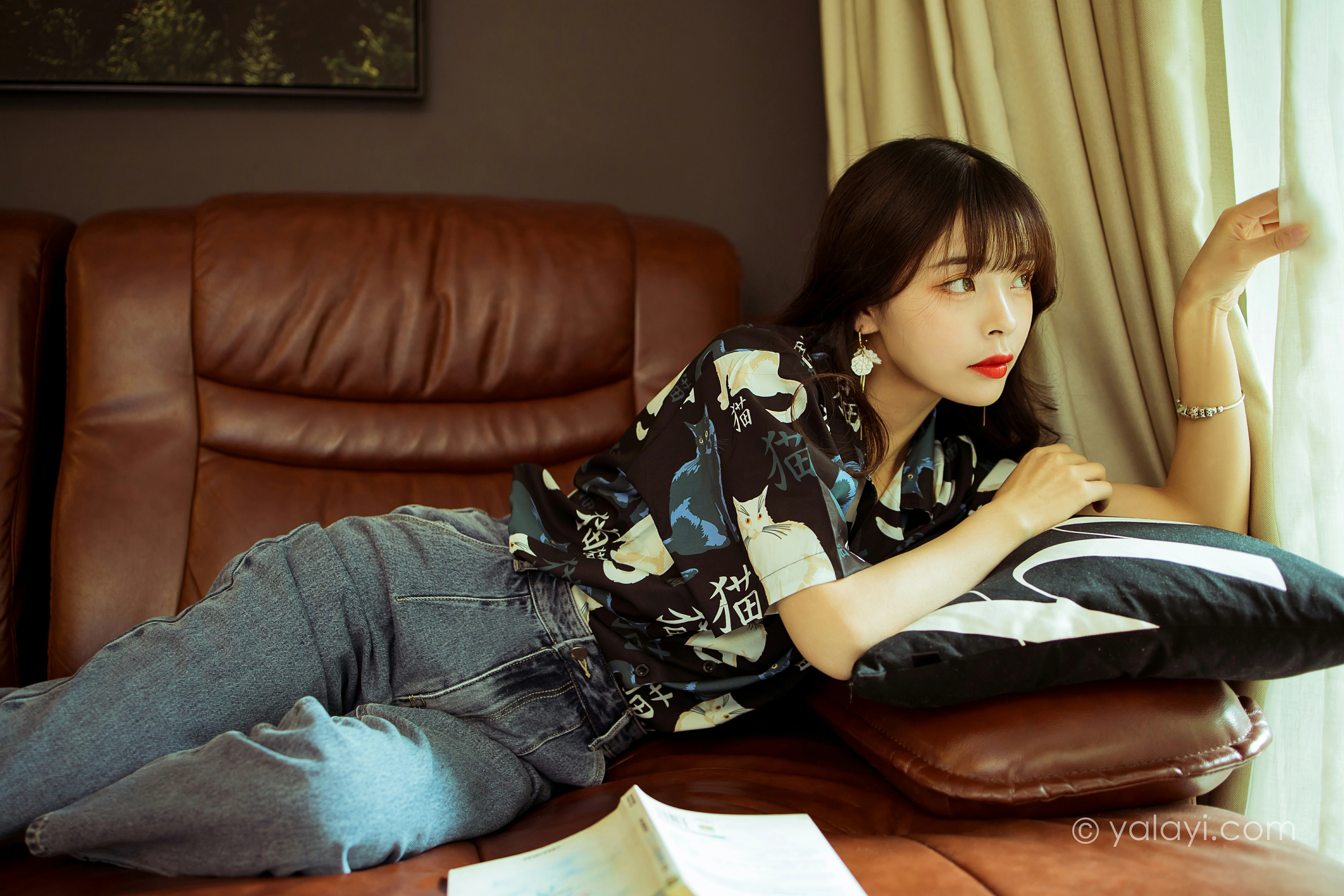 [YALAYI雅拉伊]NO.789 当年情 程小蝶 黑色衬衫加牛仔长裤性感写真集第4张