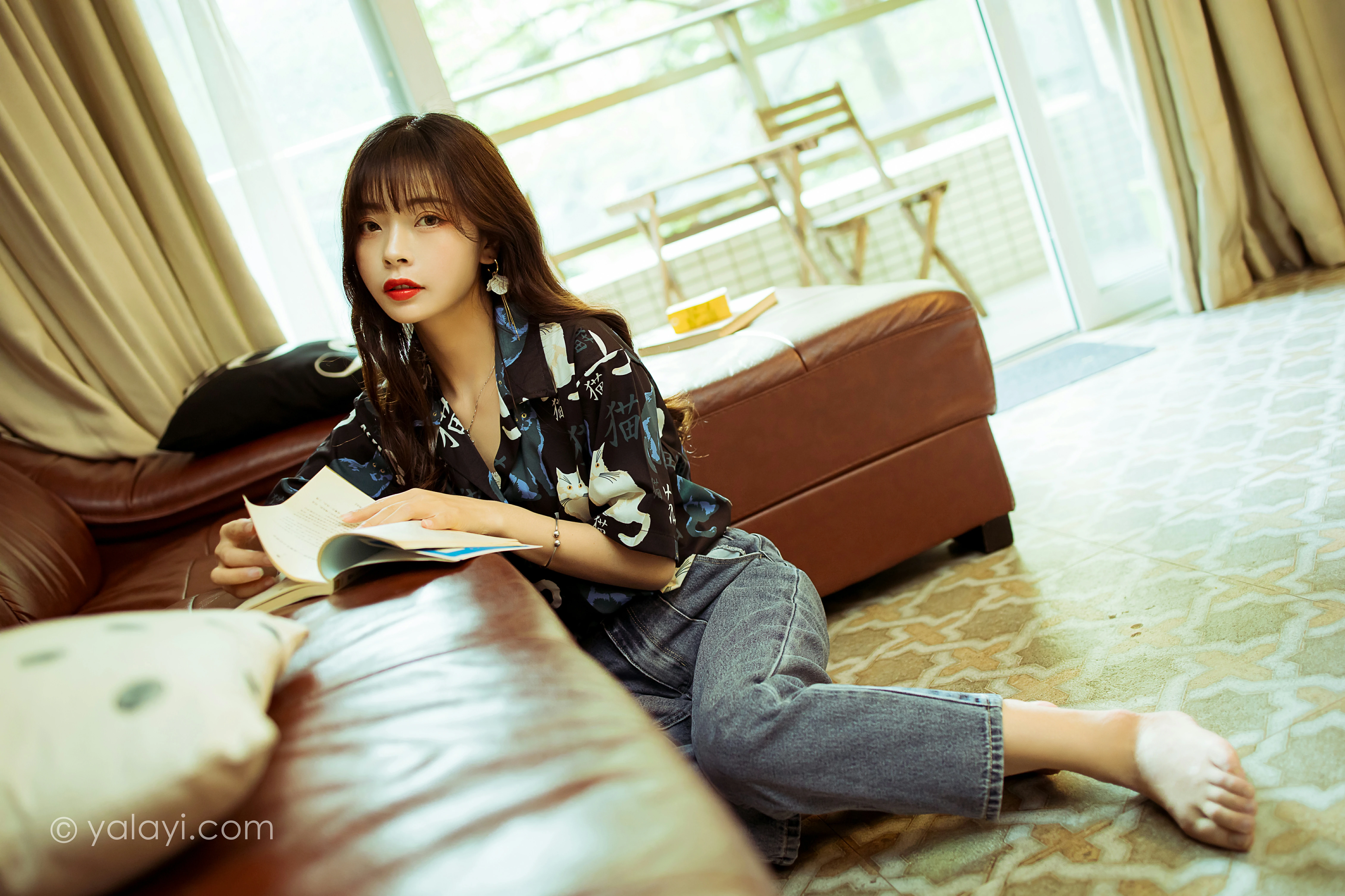 [YALAYI雅拉伊]NO.789 当年情 程小蝶 黑色衬衫加牛仔长裤性感写真集第8张
