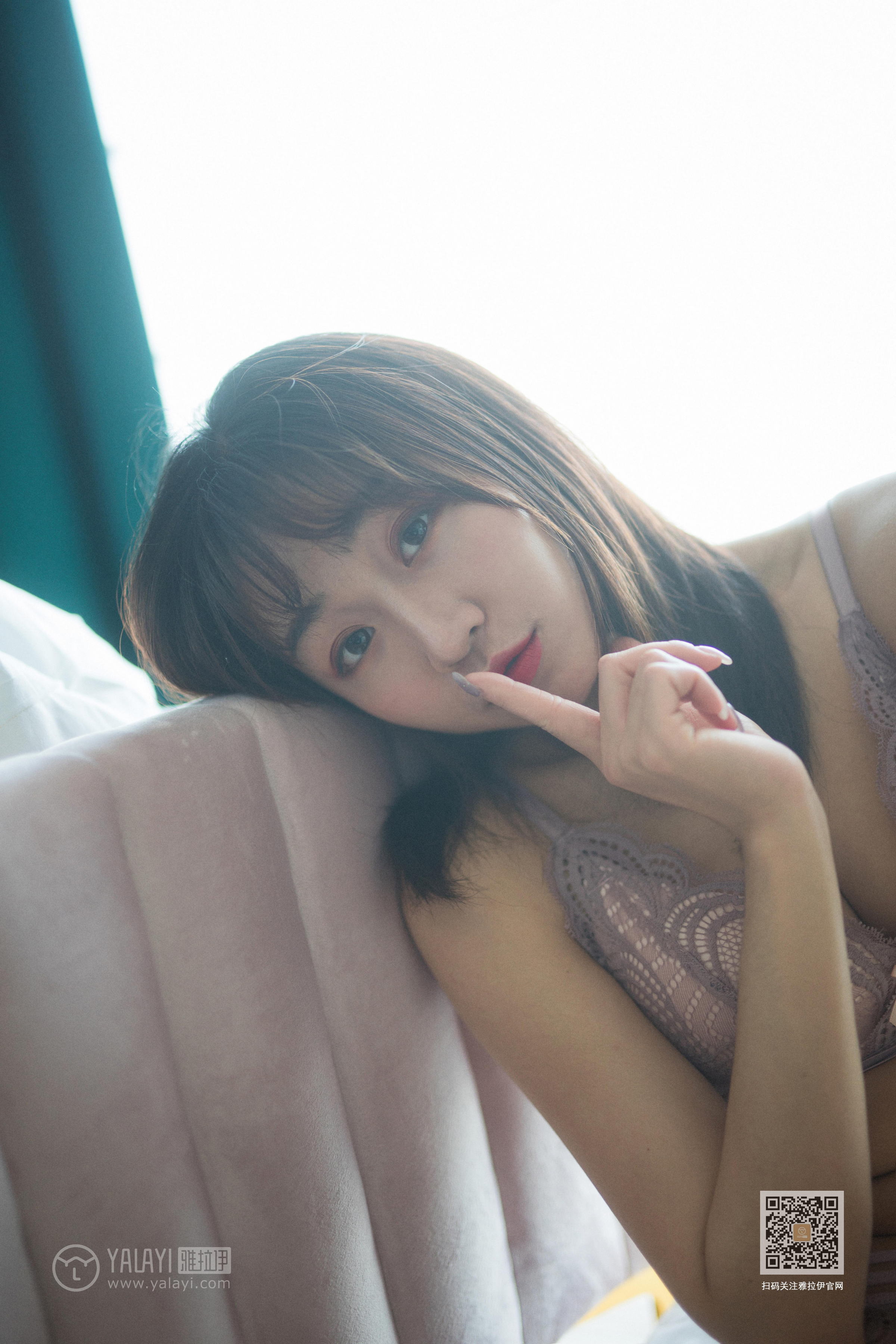 [YALAYI雅拉伊]2022.07.05 给我一个吻 小颖 粉色蕾丝内衣居家性感私房写真集第11张