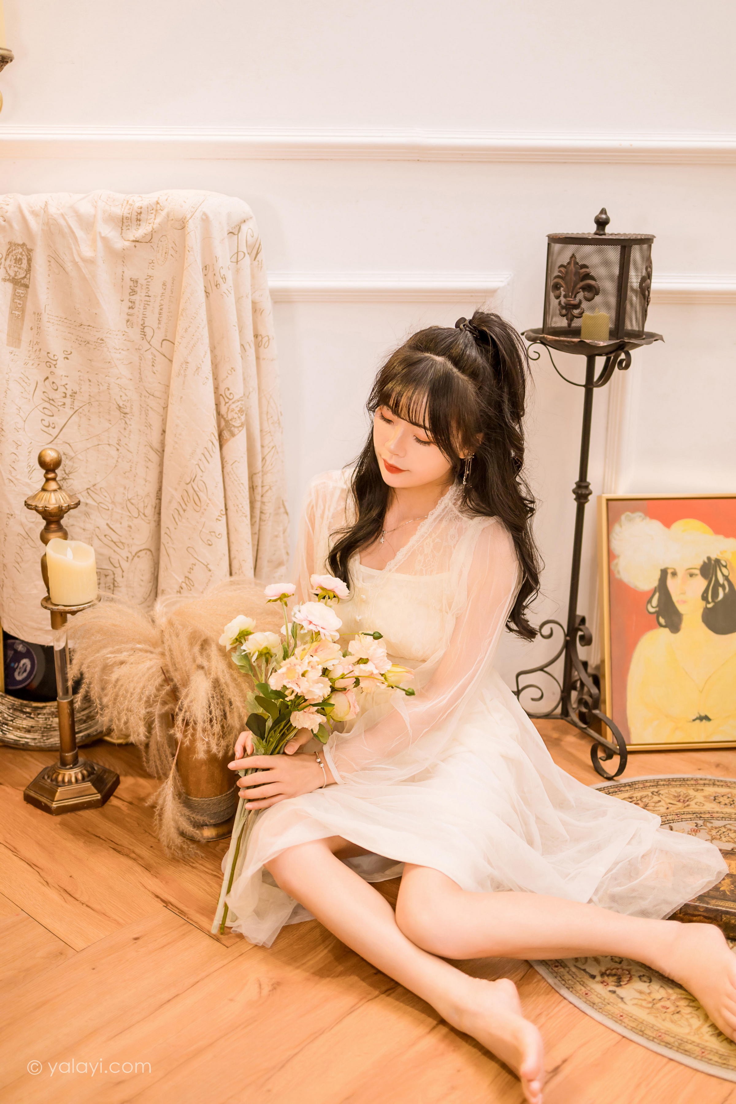 [YALAYI雅拉伊]2022.12.30 梦蝶 程小蝶 白色透视披肩加吊带蕾丝连衣裙清纯写真集第10张